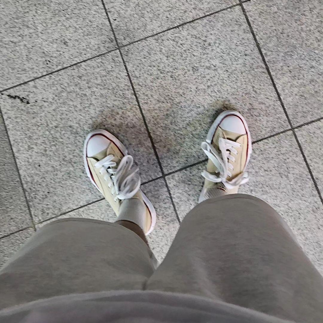 Maison Mihara Yasuhiro Peterson OG Sole Canvas Low-top Sneakers Natural 착용 스타일