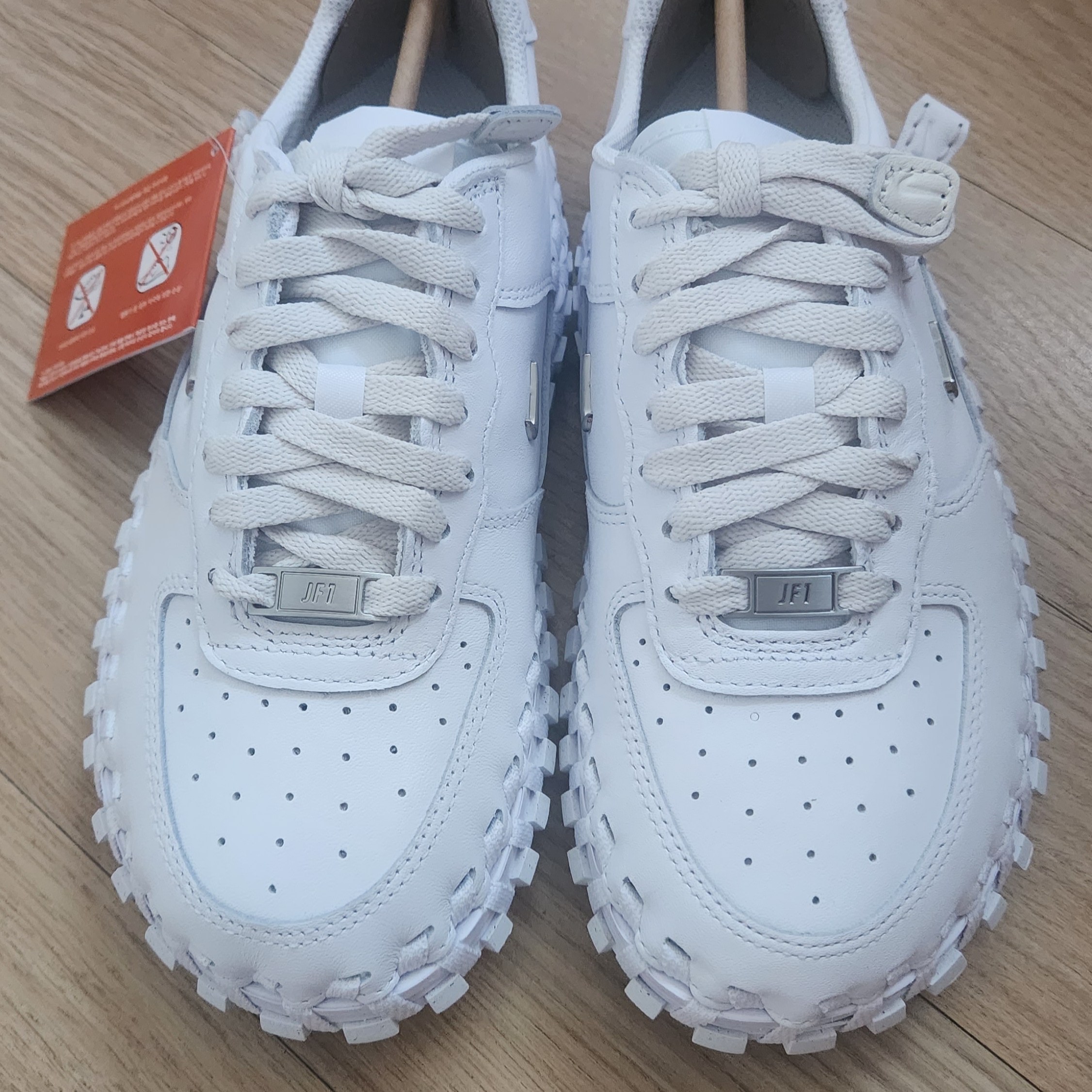 Nike x Jacquemus J Force 1 Low LX SP White 착용 스타일 - 1