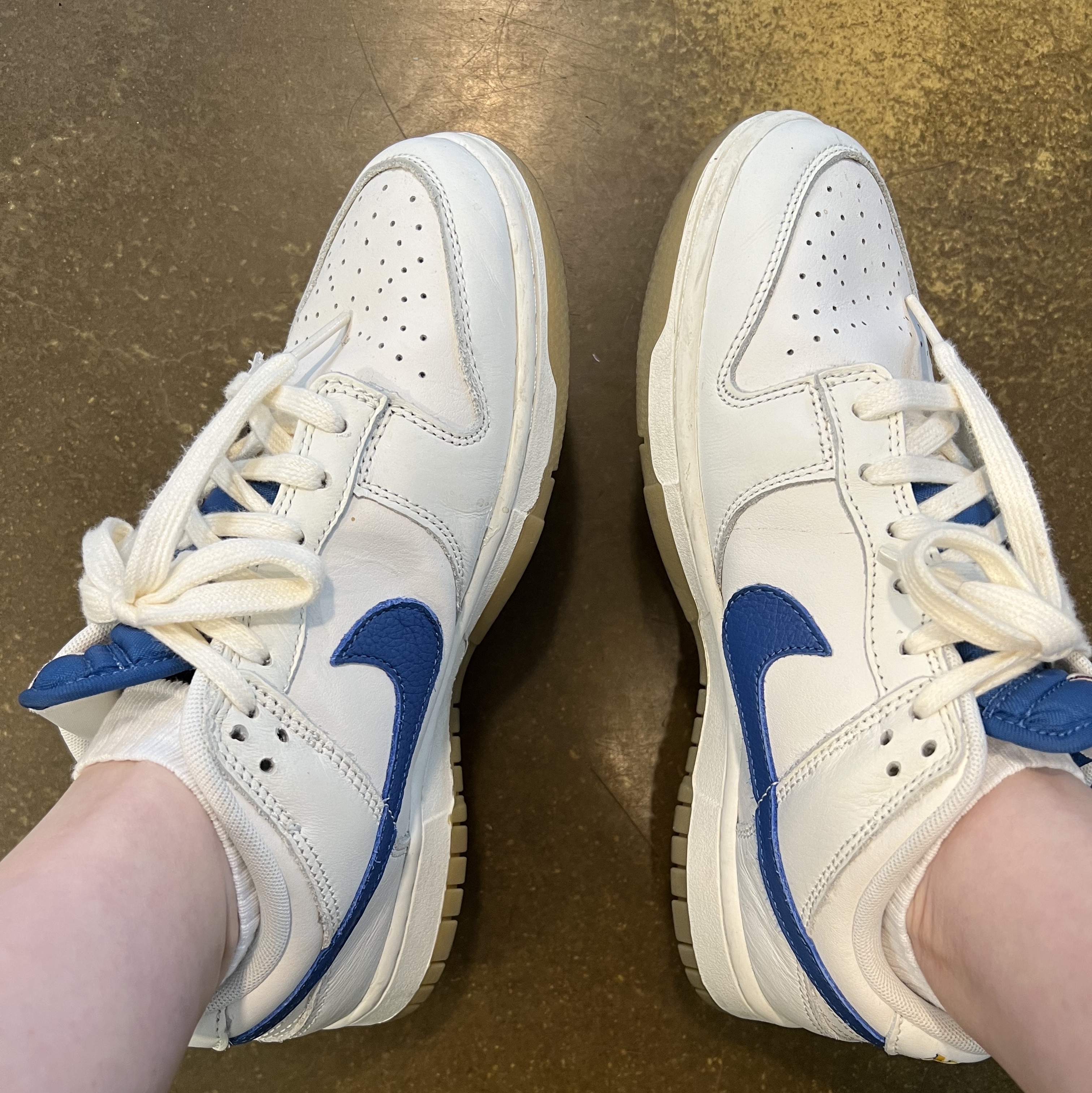 Nike Dunk Low SE Sail Dark Marina Blue 착용 스타일