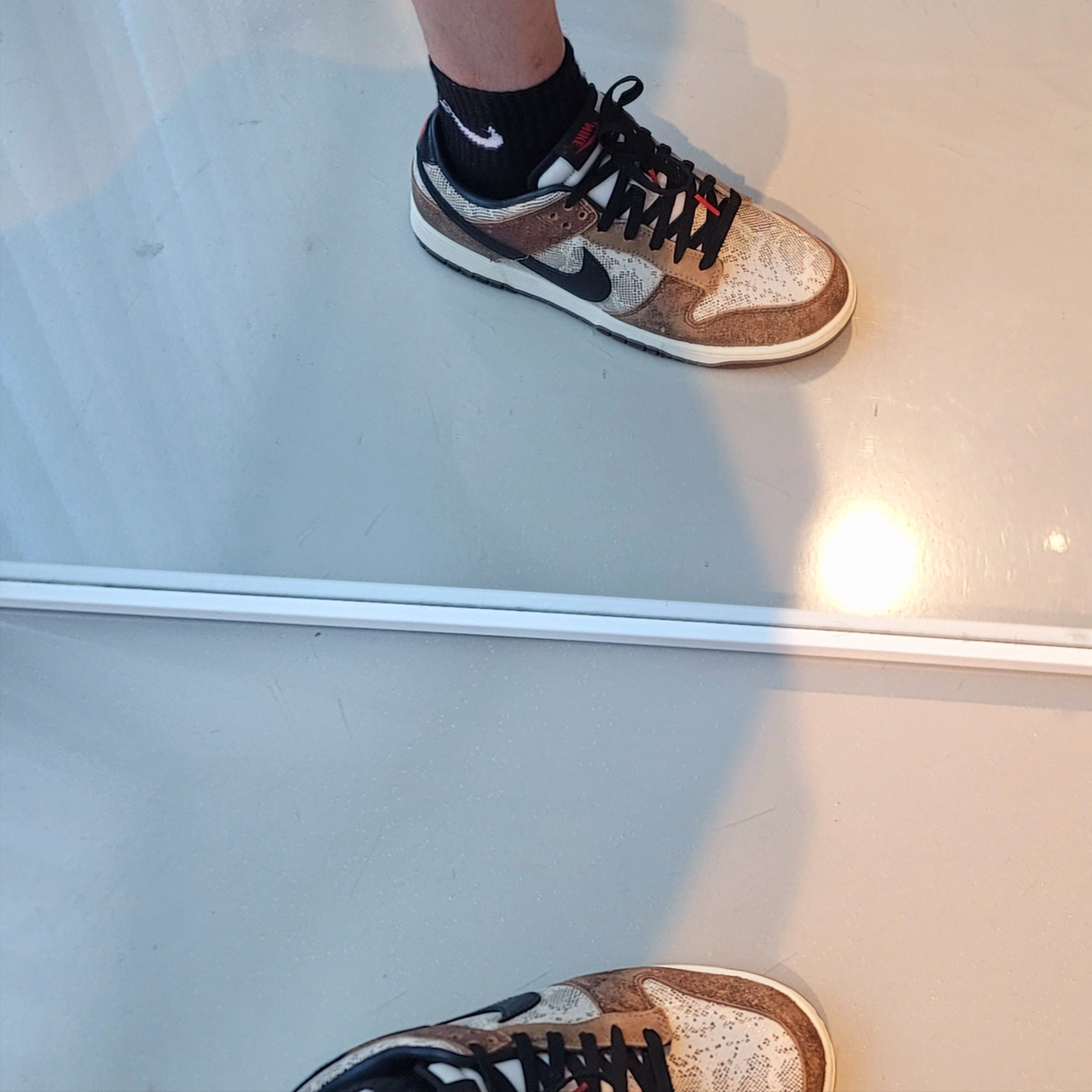 Nike Dunk Low PRM Head to Head 착용 스타일