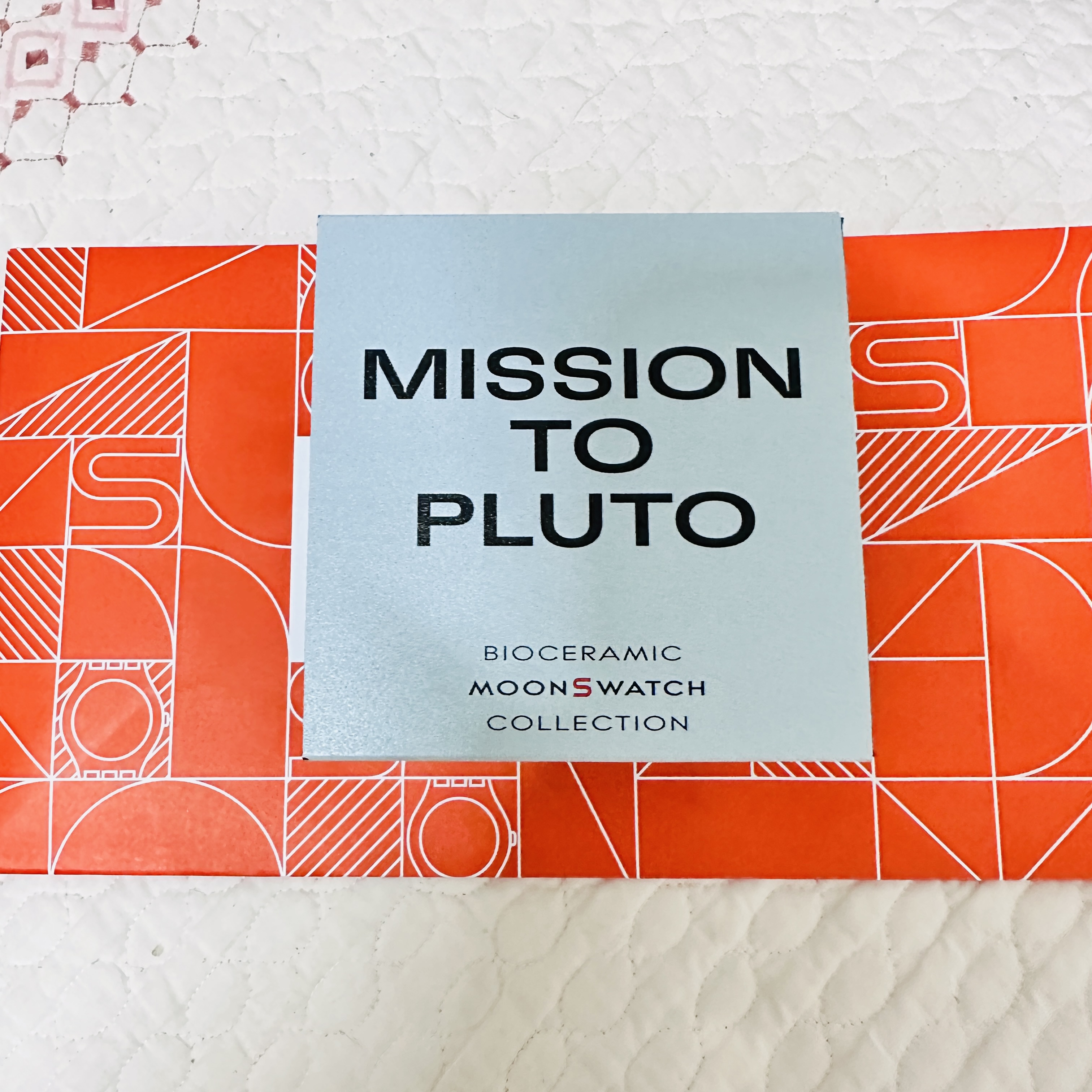 Swatch x Omega Bioceramic MoonSwatch Mission To Pluto 착용 스타일 - 2