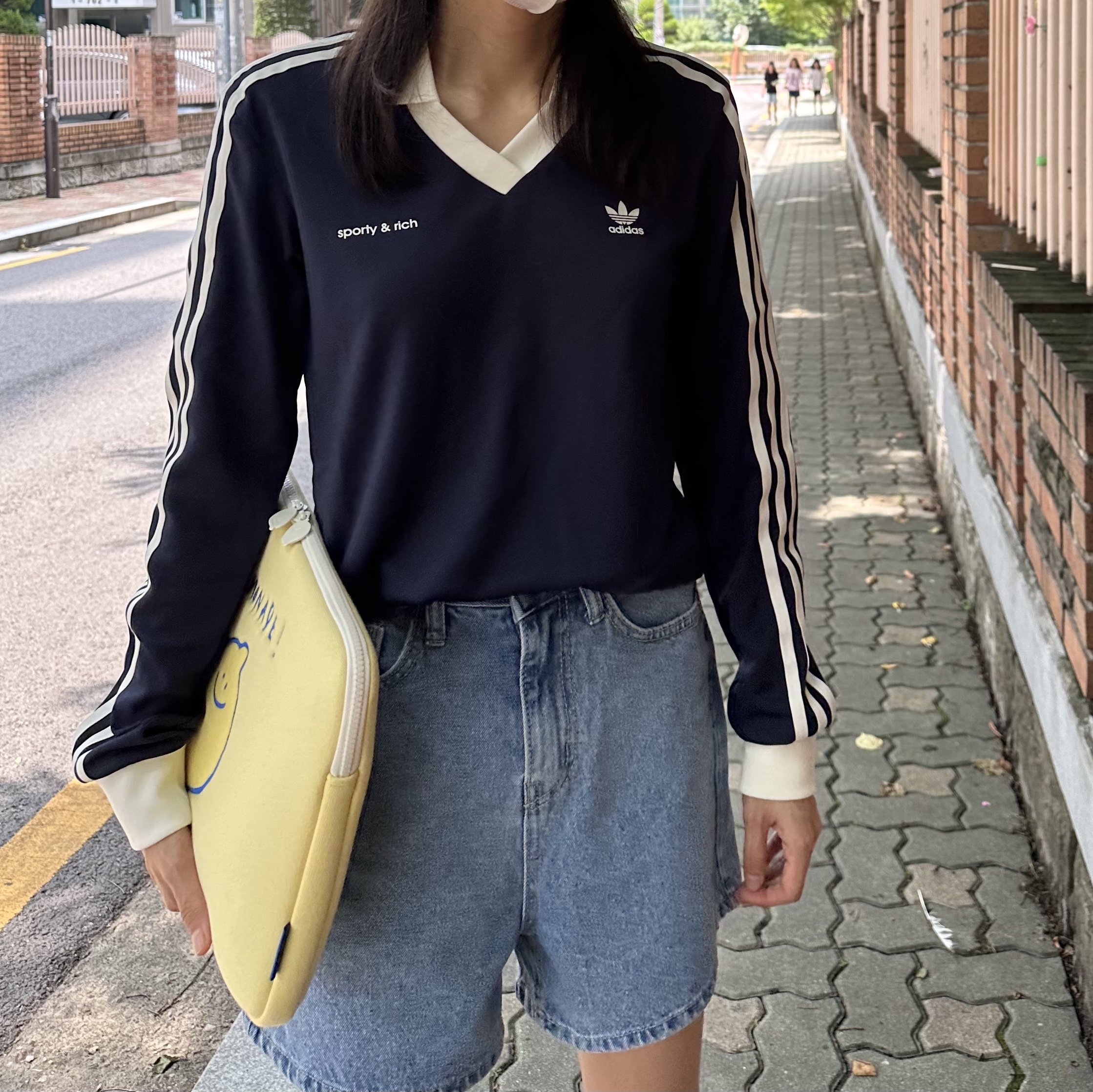 (W) Adidas x Sporty & Rich Long Sleeve Football Jersey Legend Ink - US Sizing 착용 스타일 - 1