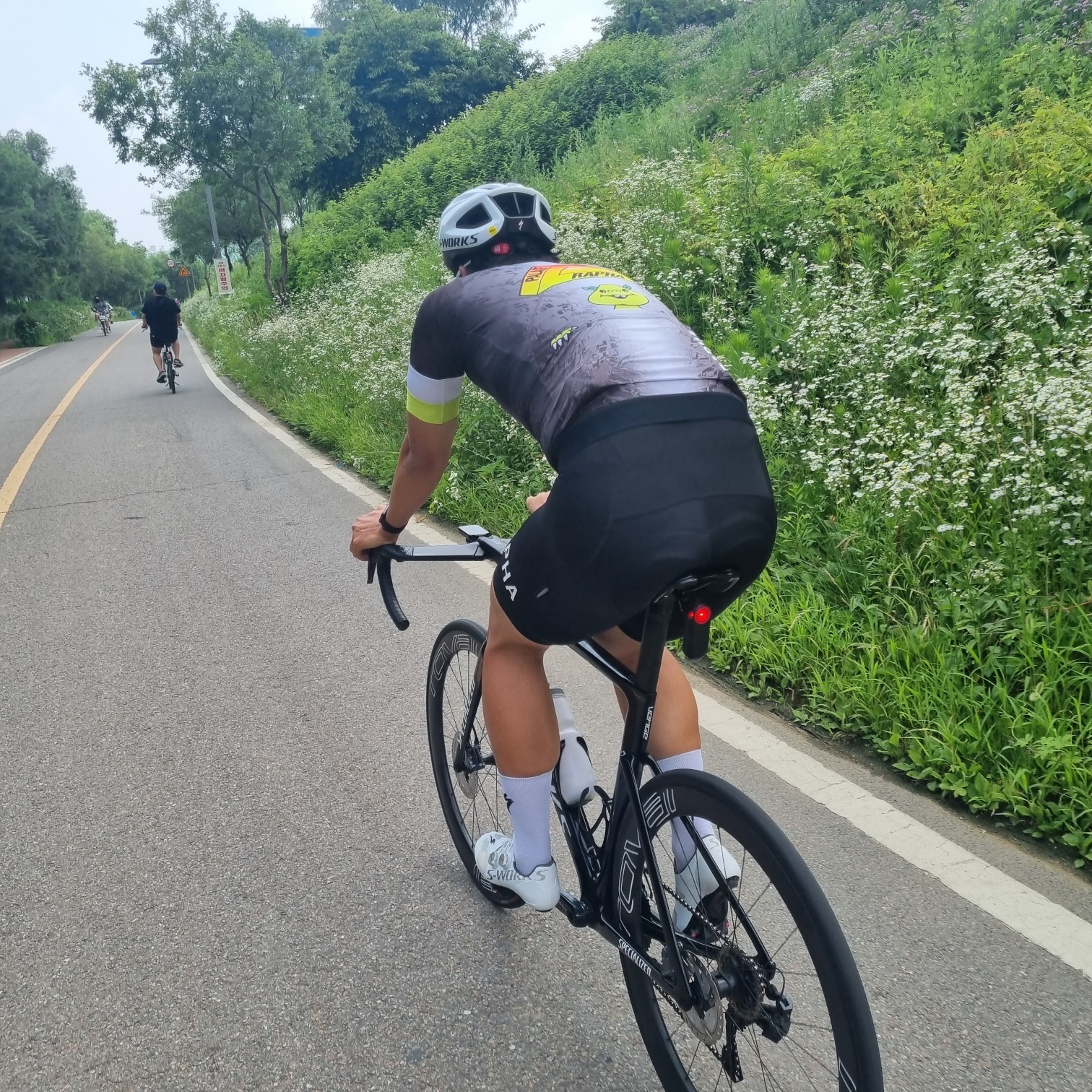 Palace x Rapha EF Education First Pro Team Training Jersey Black - 22SS, Apple Watch Nike SE 44mm GPS Space Gray Aluminum Case with Nike Sport Band Anthracite Black (Korean Ver.) 착용 스타일