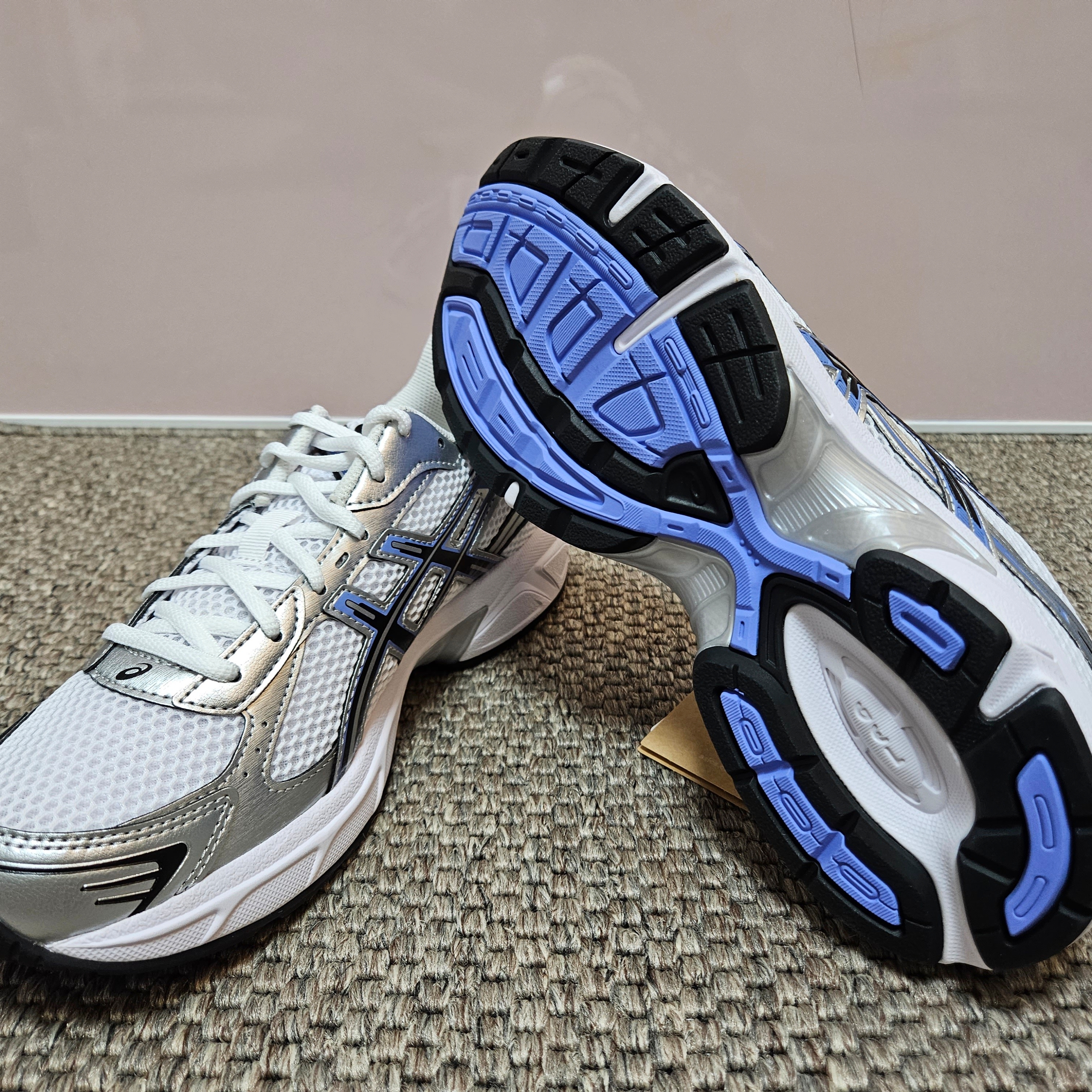 (W) Asics Gel-1130 White Periwinkle Blue 착용 스타일 - 4