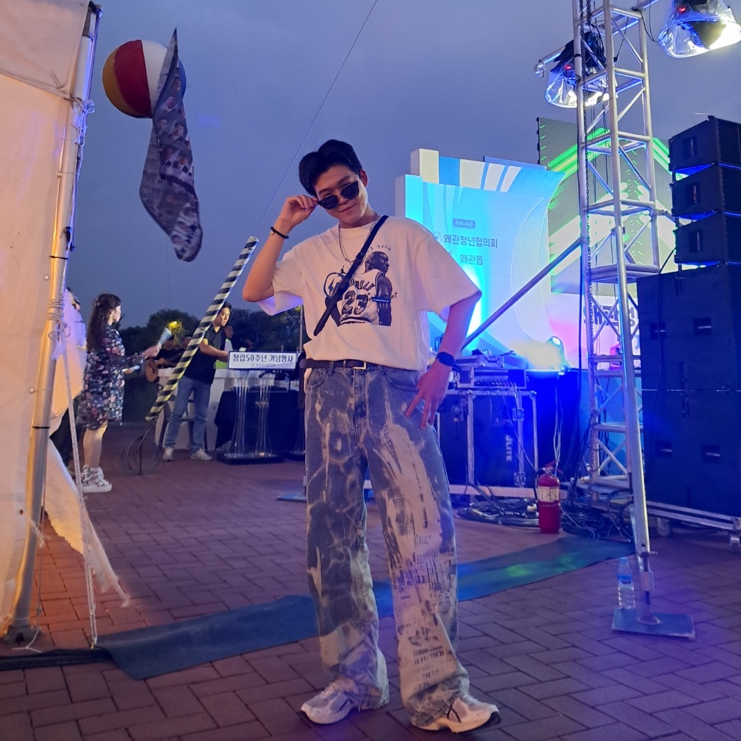 Jordan x Travis Scott x Fragment T-Shirt Sail (DJ0619-133) 착용 스타일 - 1
