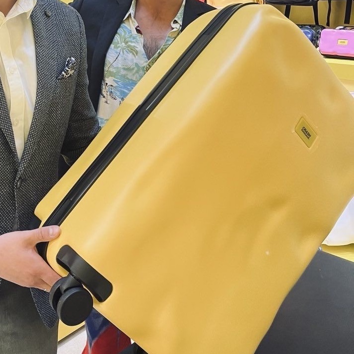 CRASH BAGGAGE Icon 21inch Yellow 착용 스타일