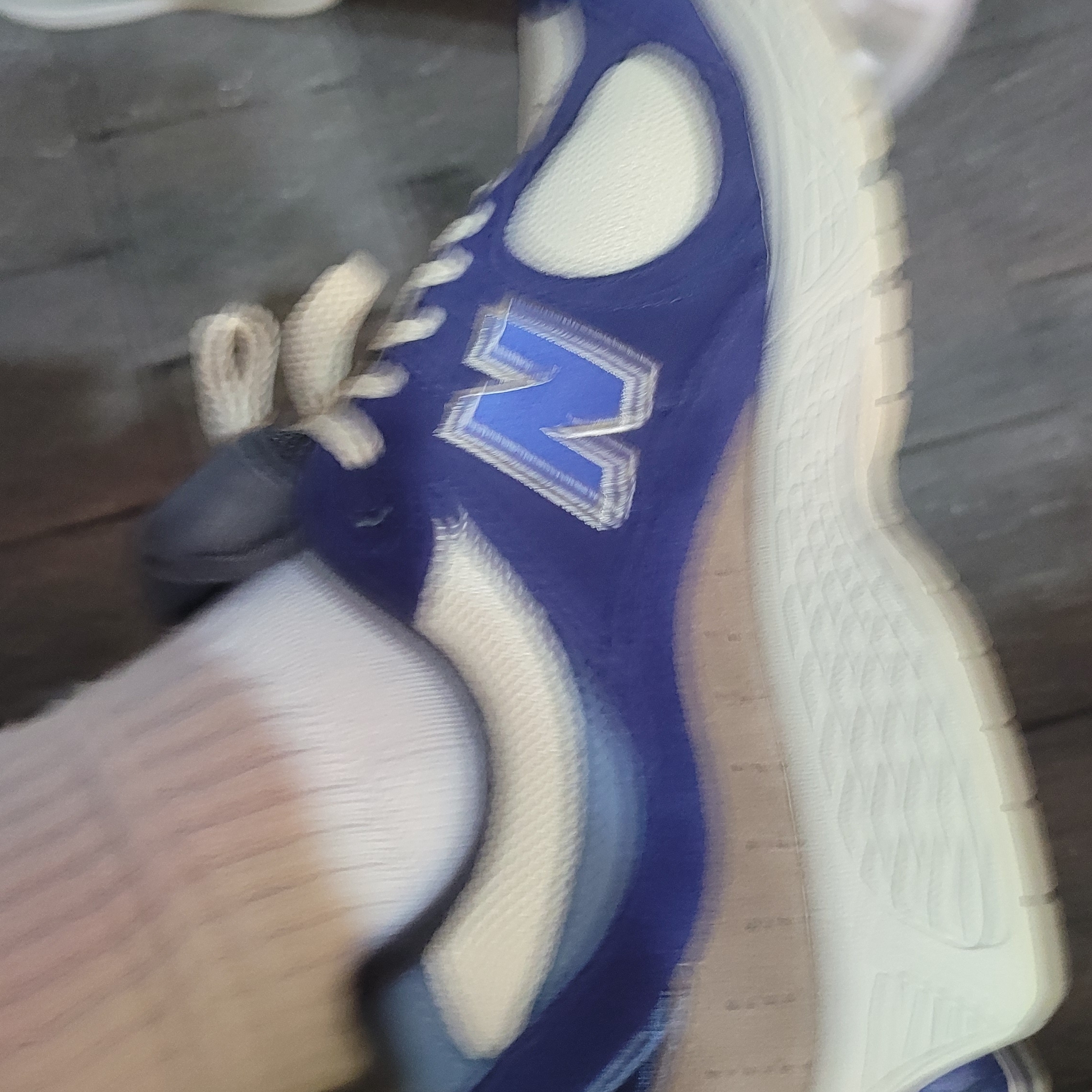 New Balance 2002R Light Cream Purple 착용 스타일