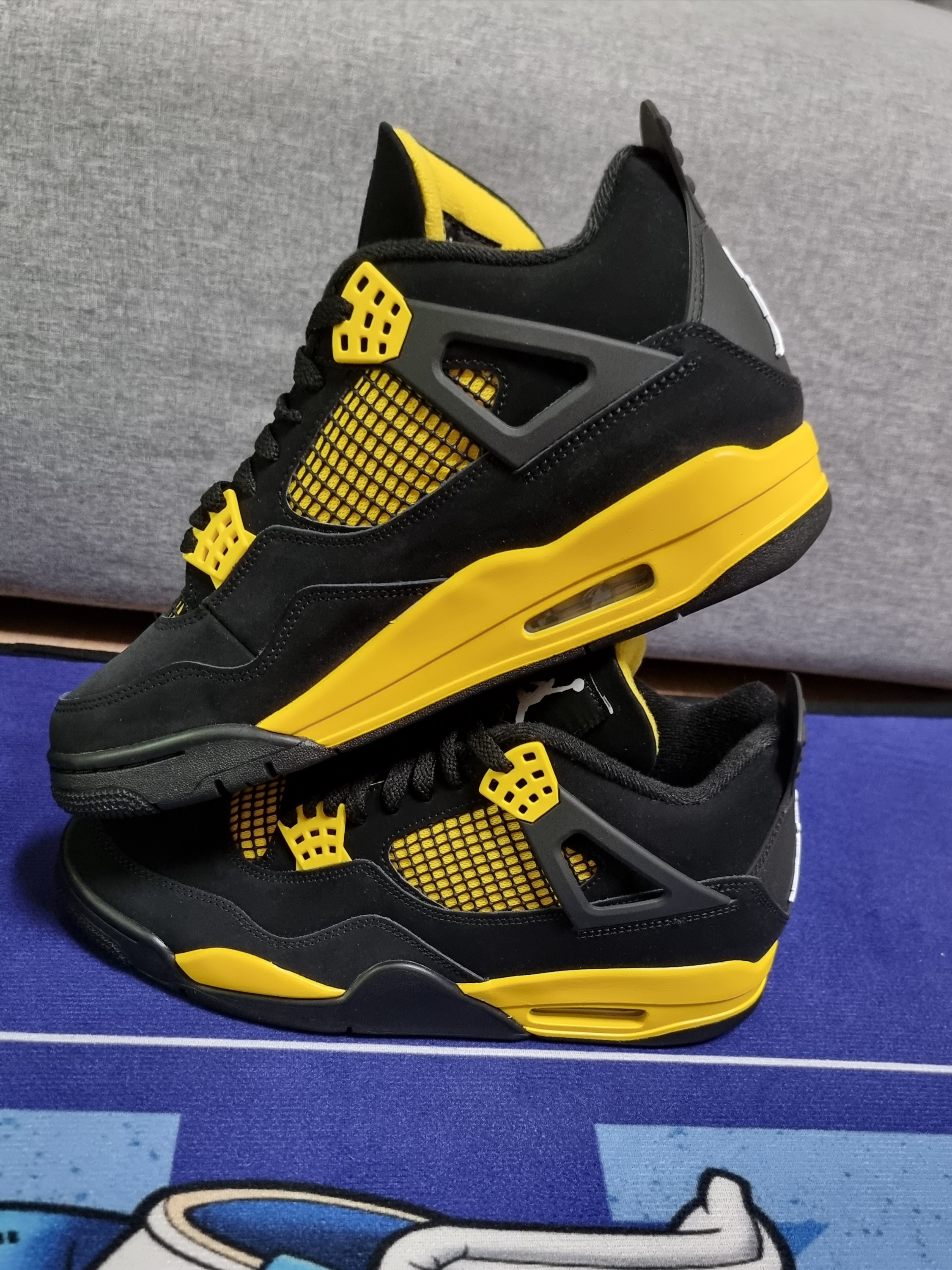 Jordan 4 Retro Thunder 2023 착용 스타일 - 2