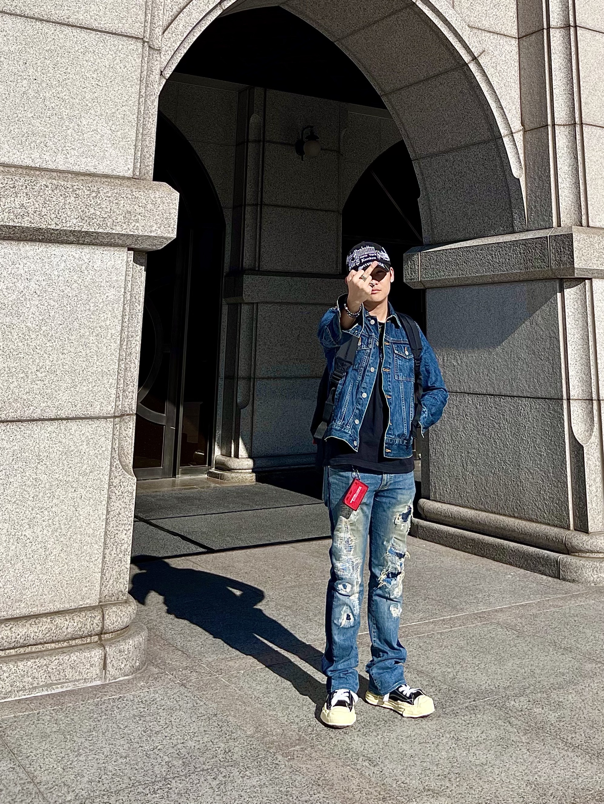 Maison Mihara Yasuhiro Hank VL OG Sole Canvas Low-top Sneakers Black, Supreme City Patches 6-Panel Black - 23SS 착용 스타일 - 5