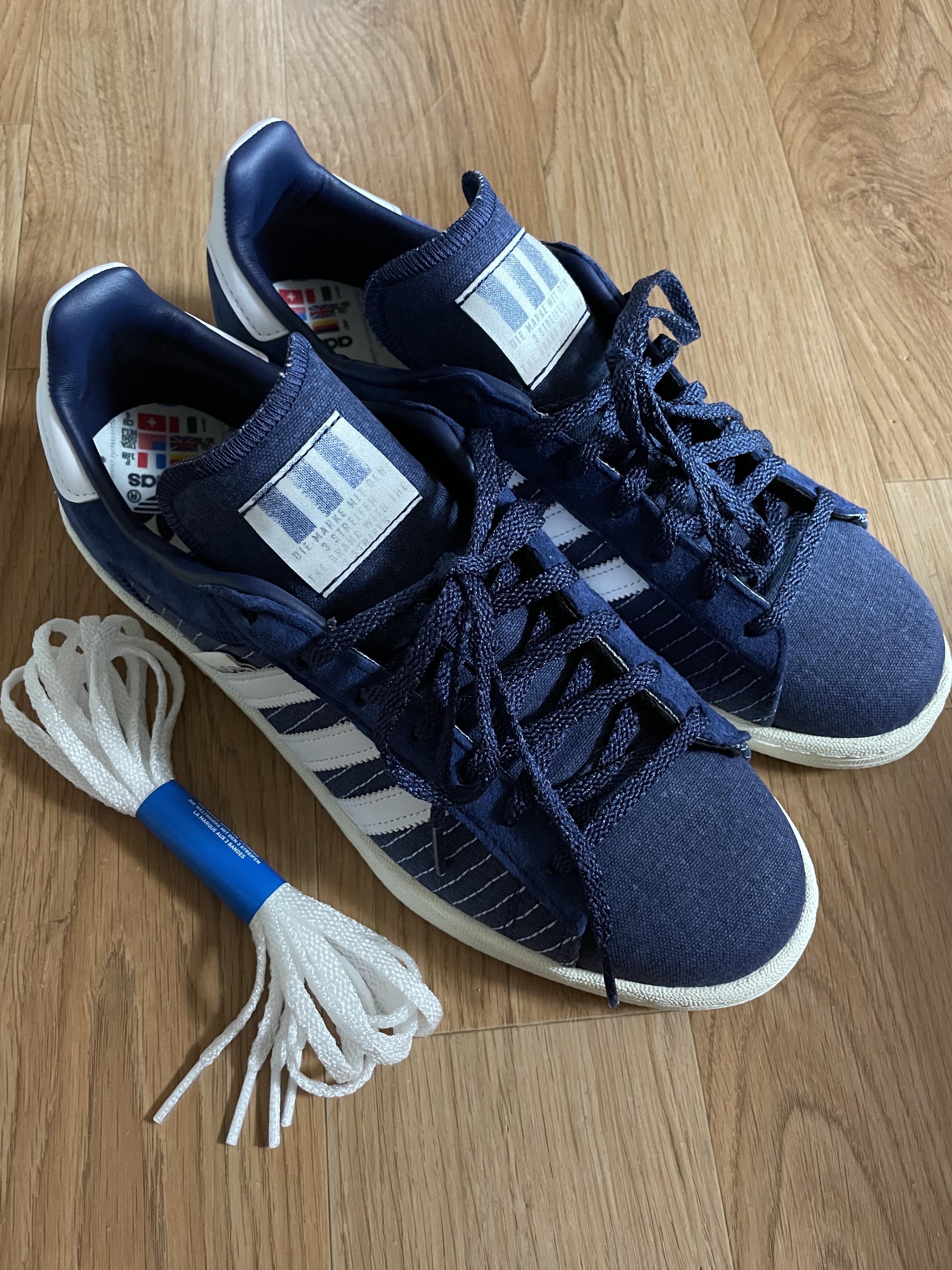 Adidas Campus 80s Dark Blue White 착용 스타일 - 1