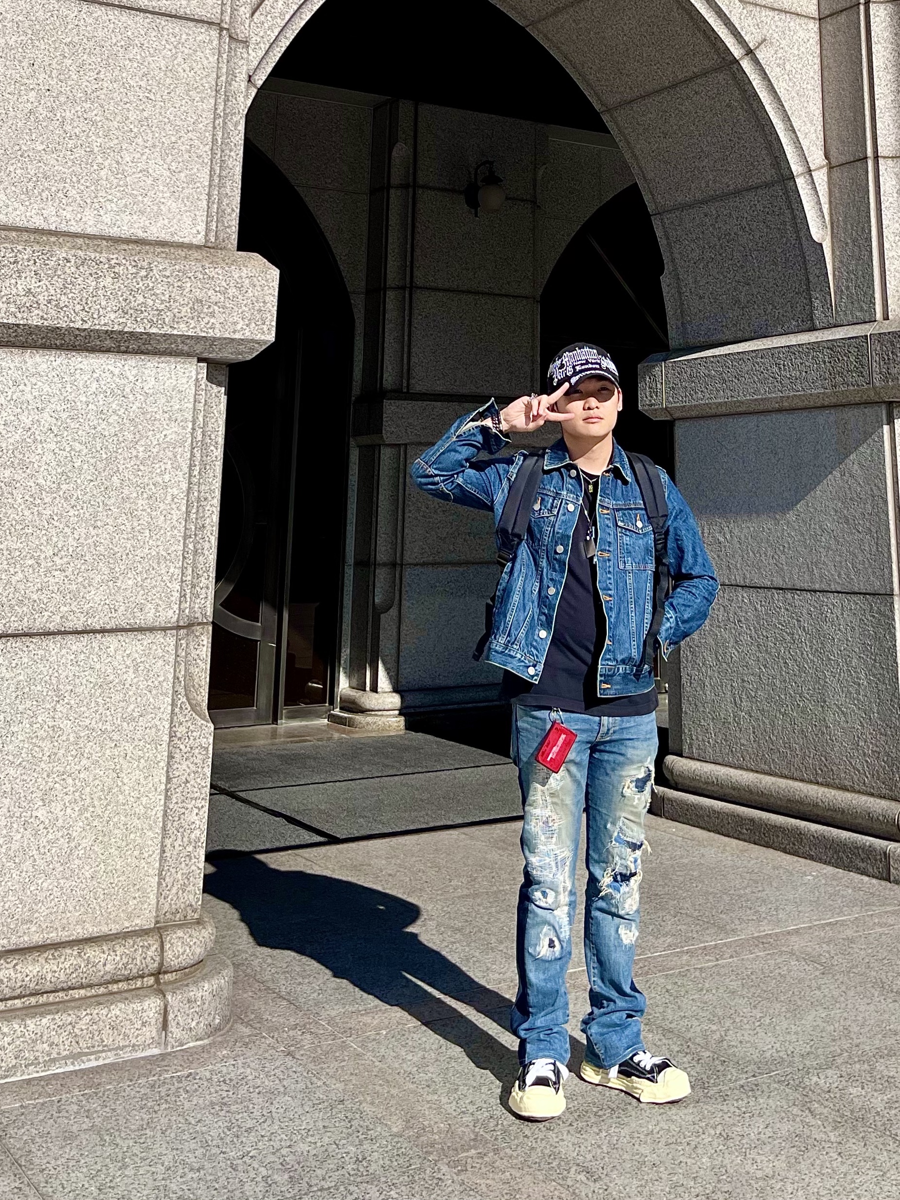 Maison Mihara Yasuhiro Hank VL OG Sole Canvas Low-top Sneakers Black, Supreme City Patches 6-Panel Black - 23SS 착용 스타일 - 1