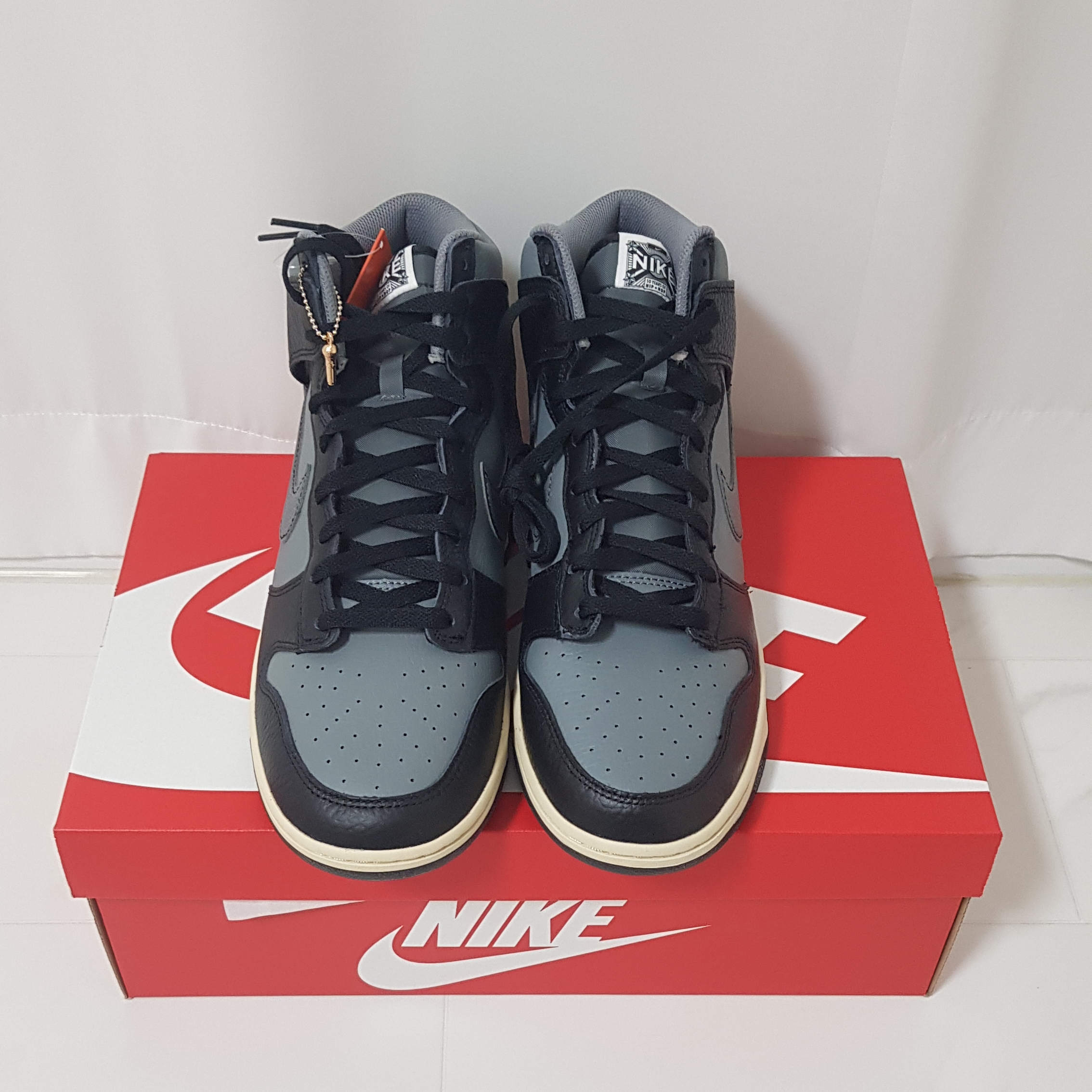 Nike Dunk High Retro PRM Smoke Grey and Black 착용 스타일 - 4
