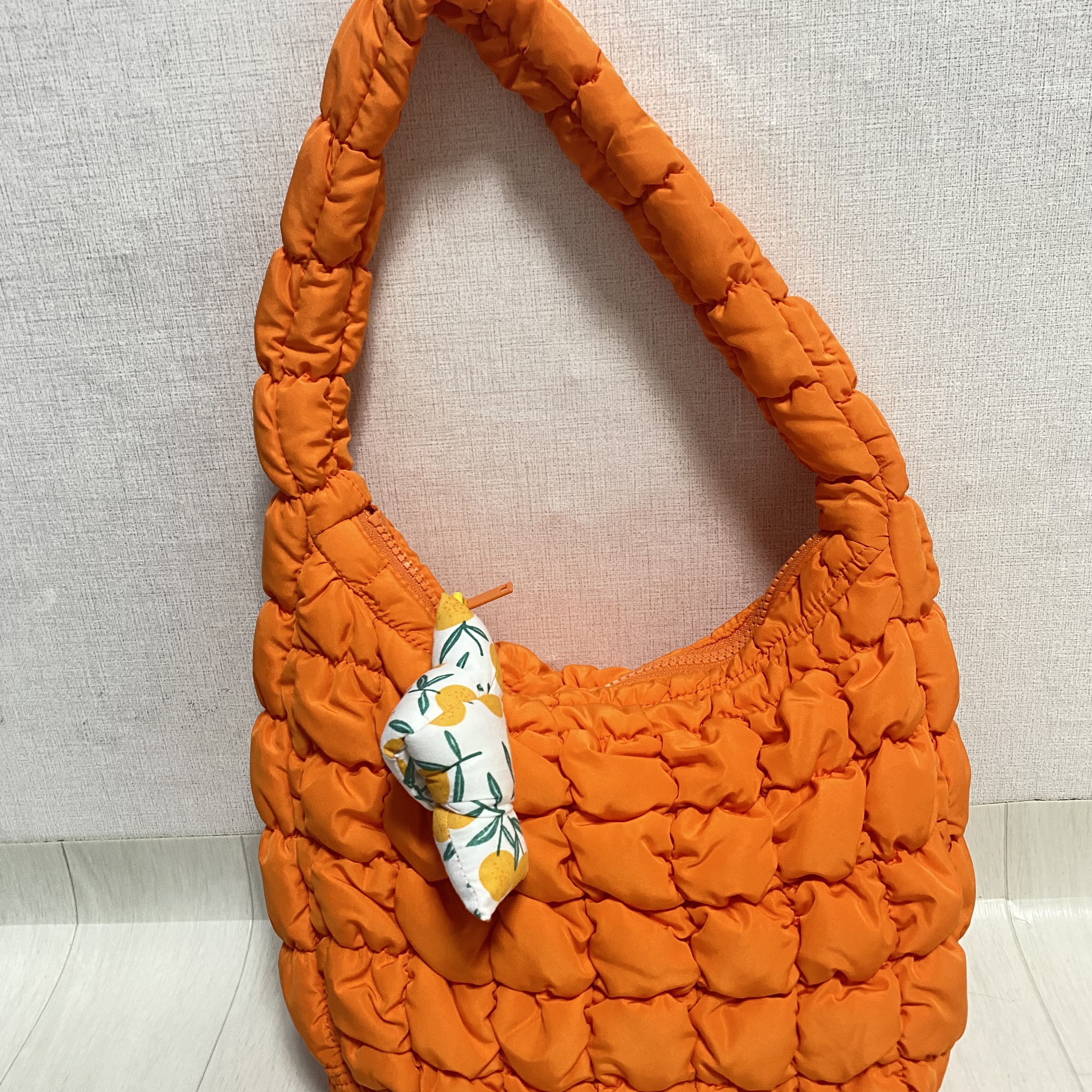 COS Quilted Mini Bag Bright Orange 착용 스타일