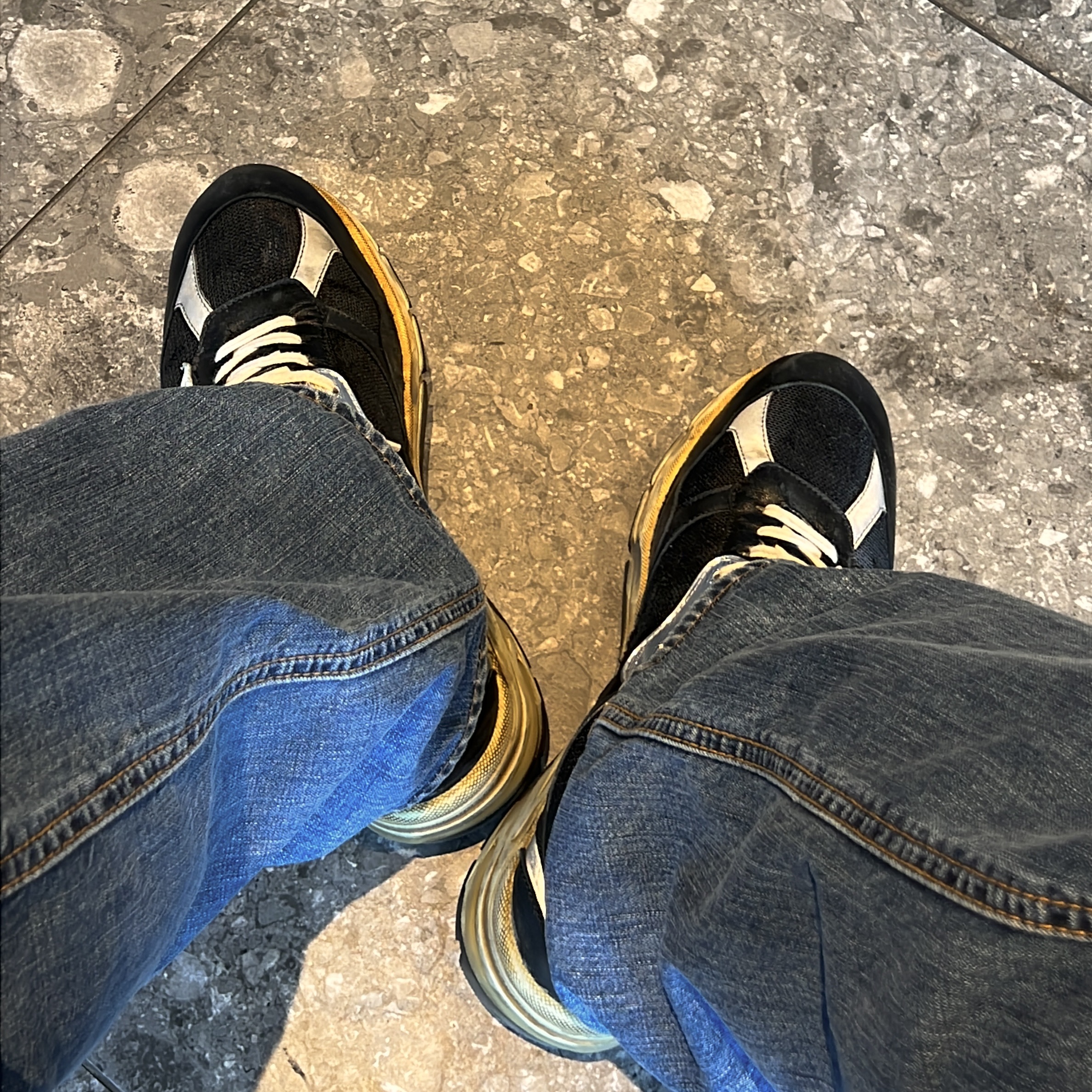 Golden Goose Mesh and Nappa Leather Dad-Star Sneakers Black Ice Gray 착용 스타일