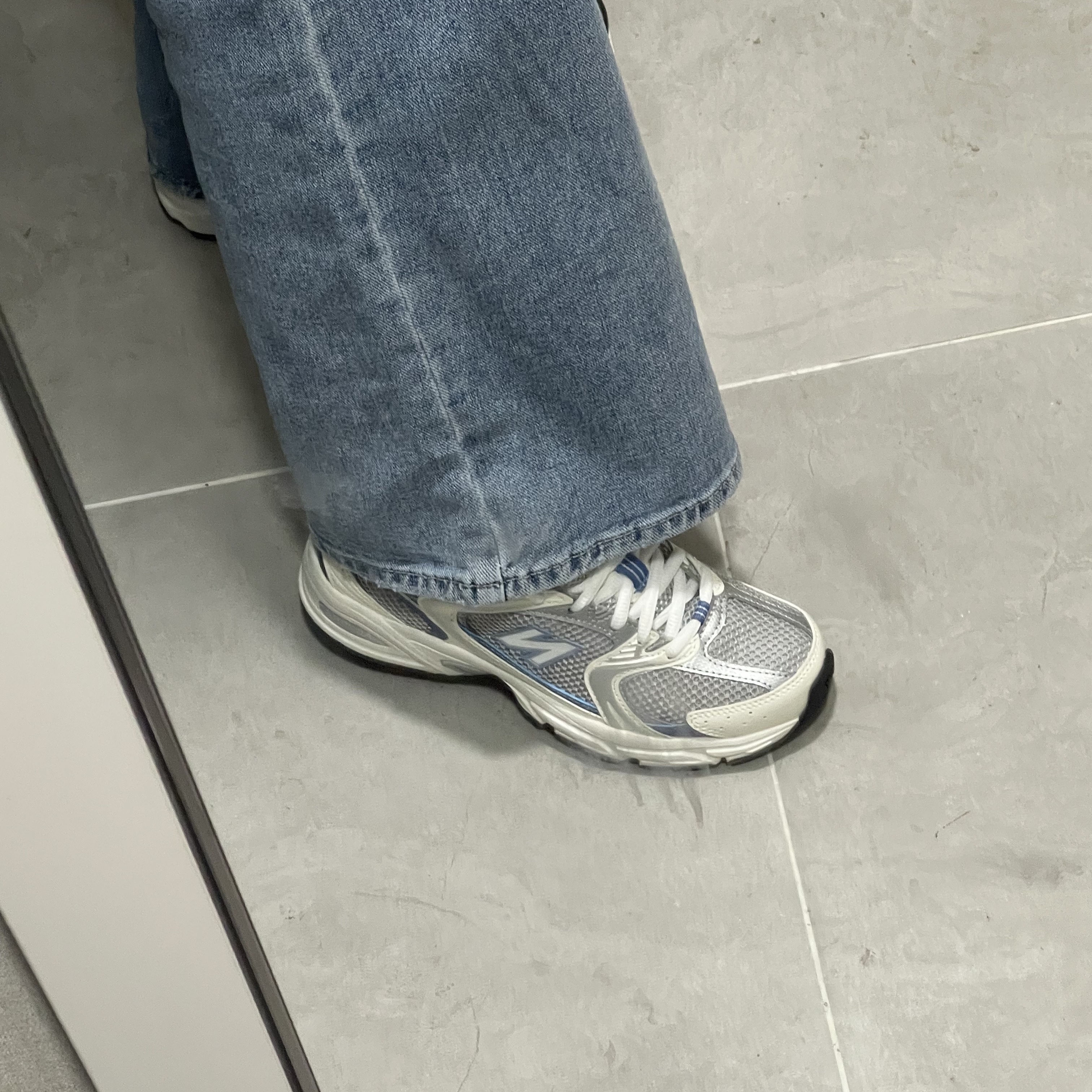New Balance 530 Steel Blue 착용 스타일