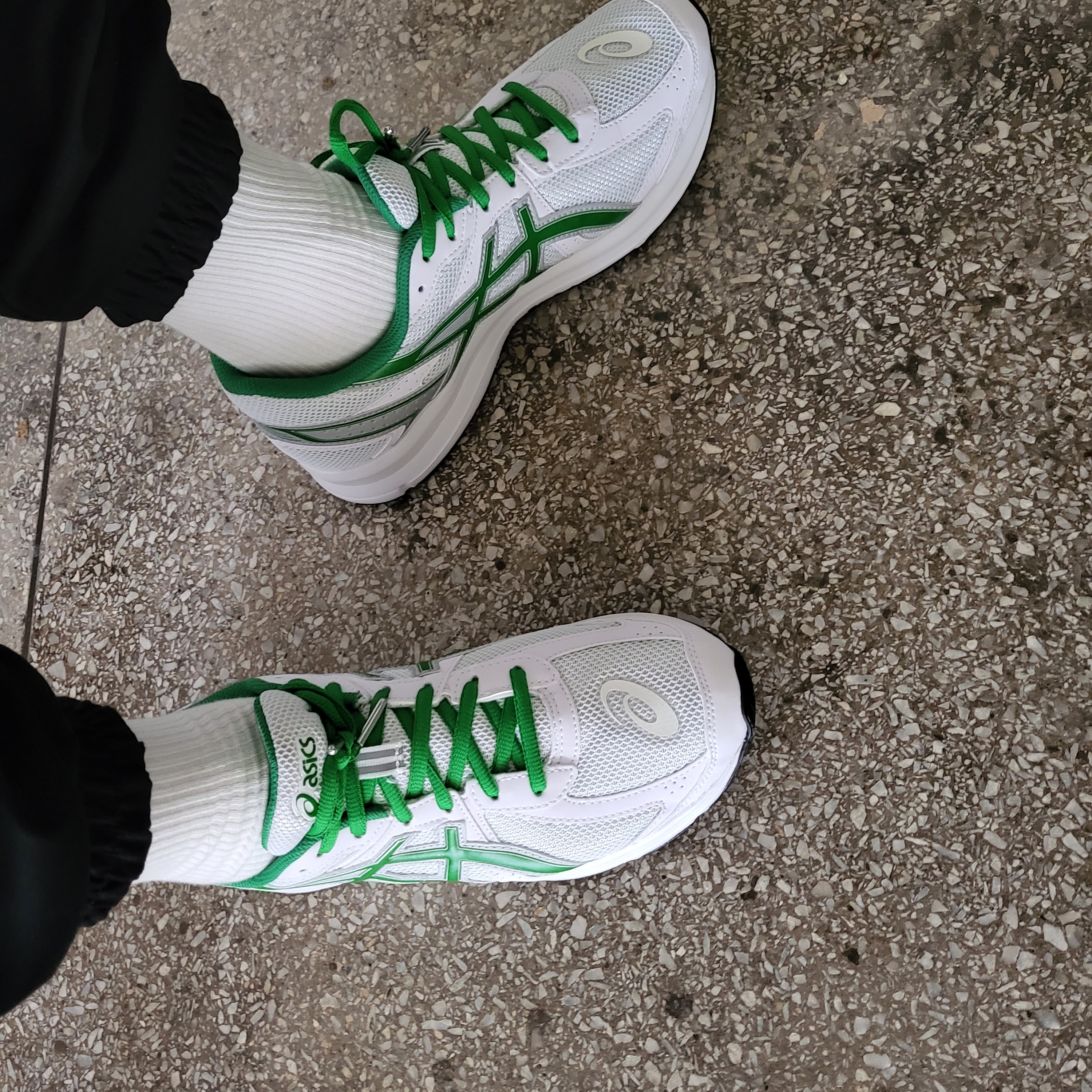 Asics Jog 100 S White Green - 2E Wide 착용 스타일 - 1
