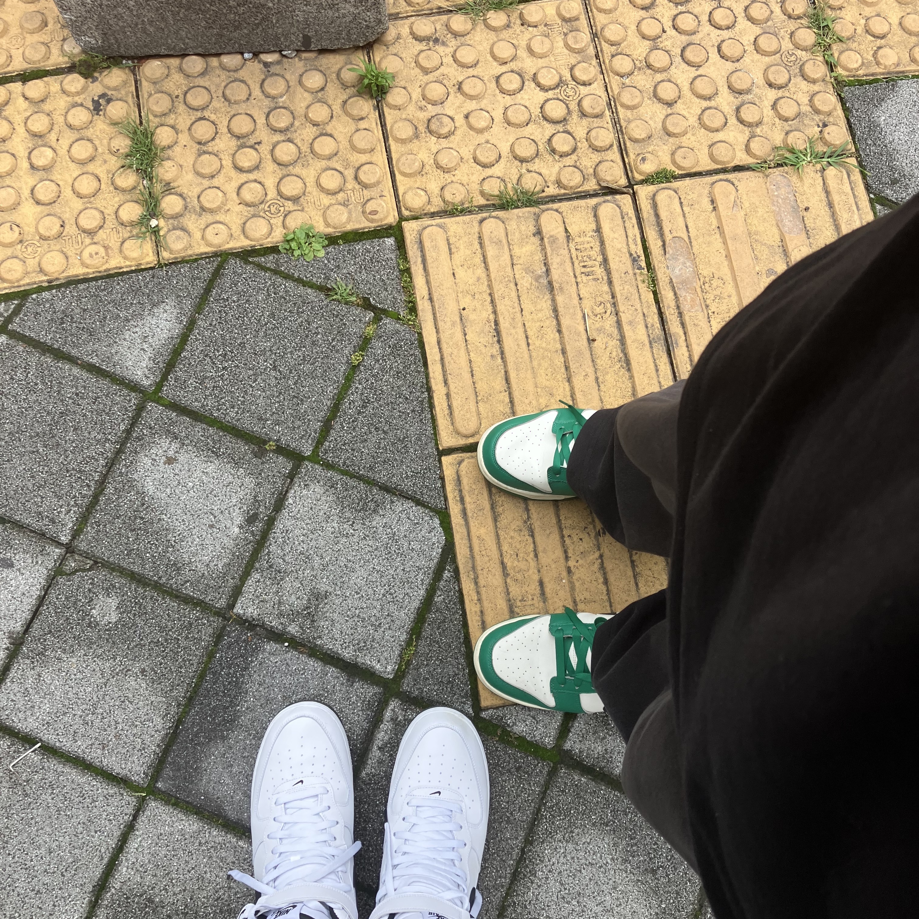 Nike Air Force 1 Mid '07 White Black, Nike Dunk Low Retro SE Jackpot Malachite 착용 스타일