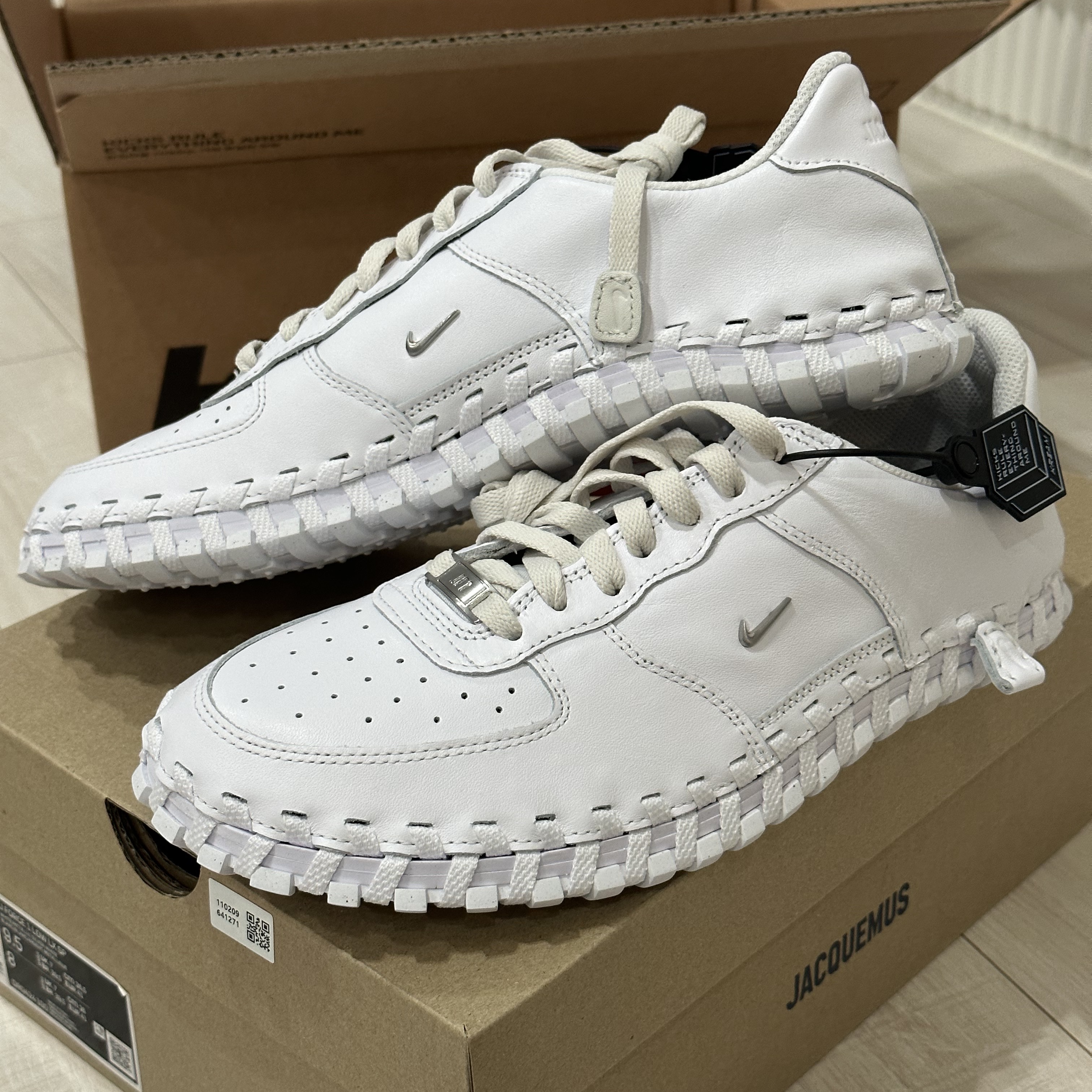 Nike x Jacquemus J Force 1 Low LX SP White 착용 스타일 - 2