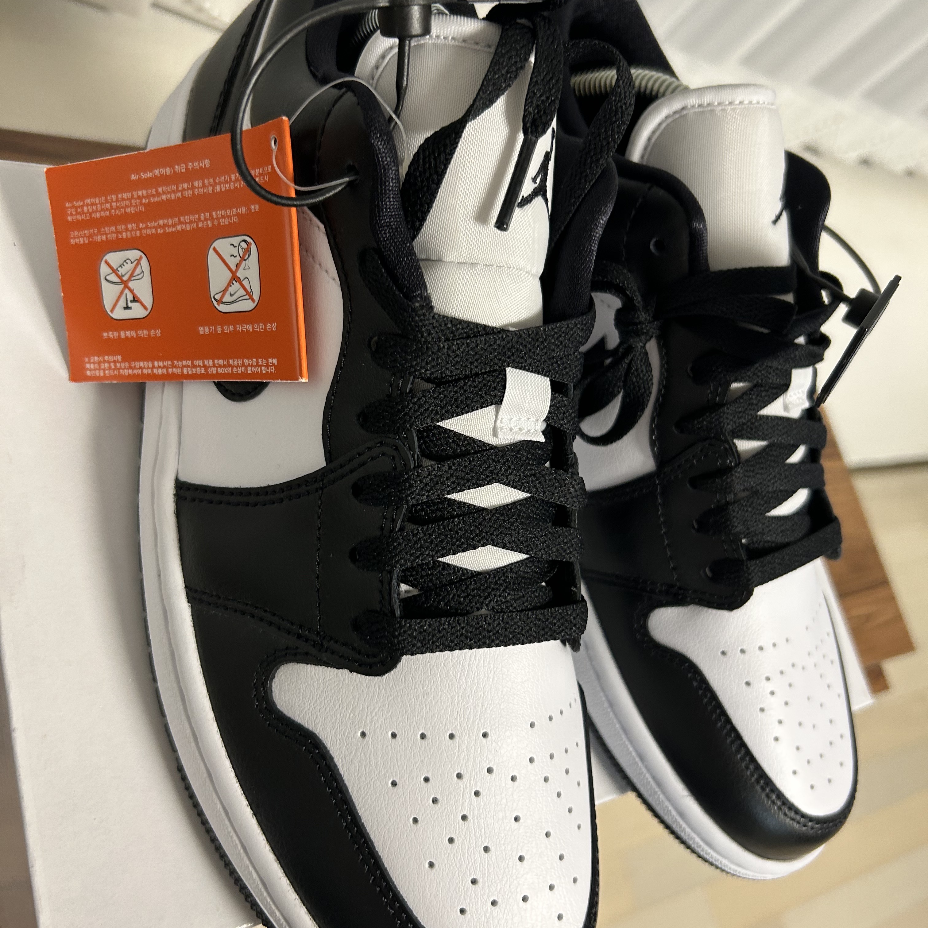 (W) Jordan 1 Low Black and White 착용 스타일 - 2