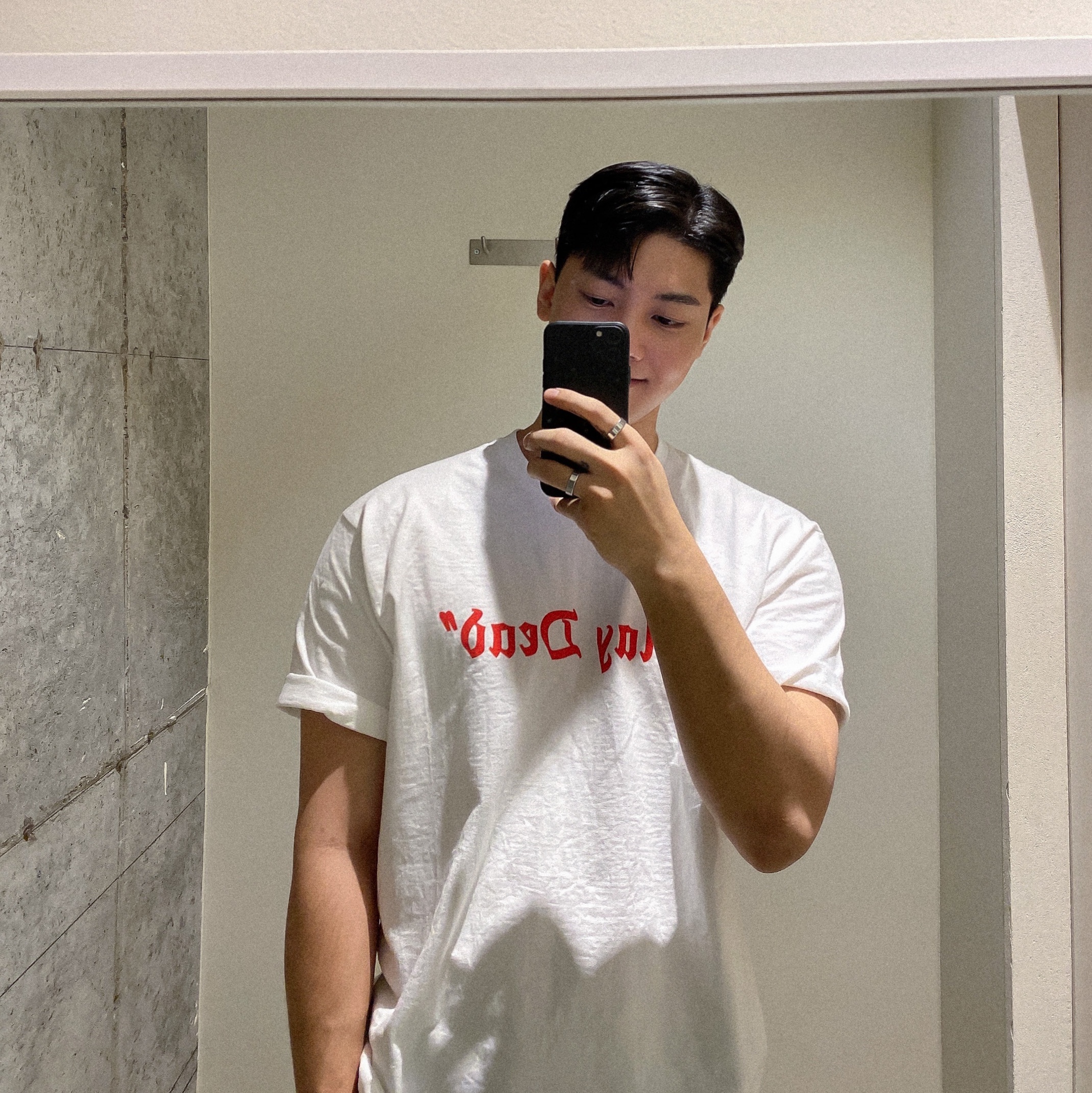 Supreme Play Dead T-Shirt White - 22FW 착용 스타일