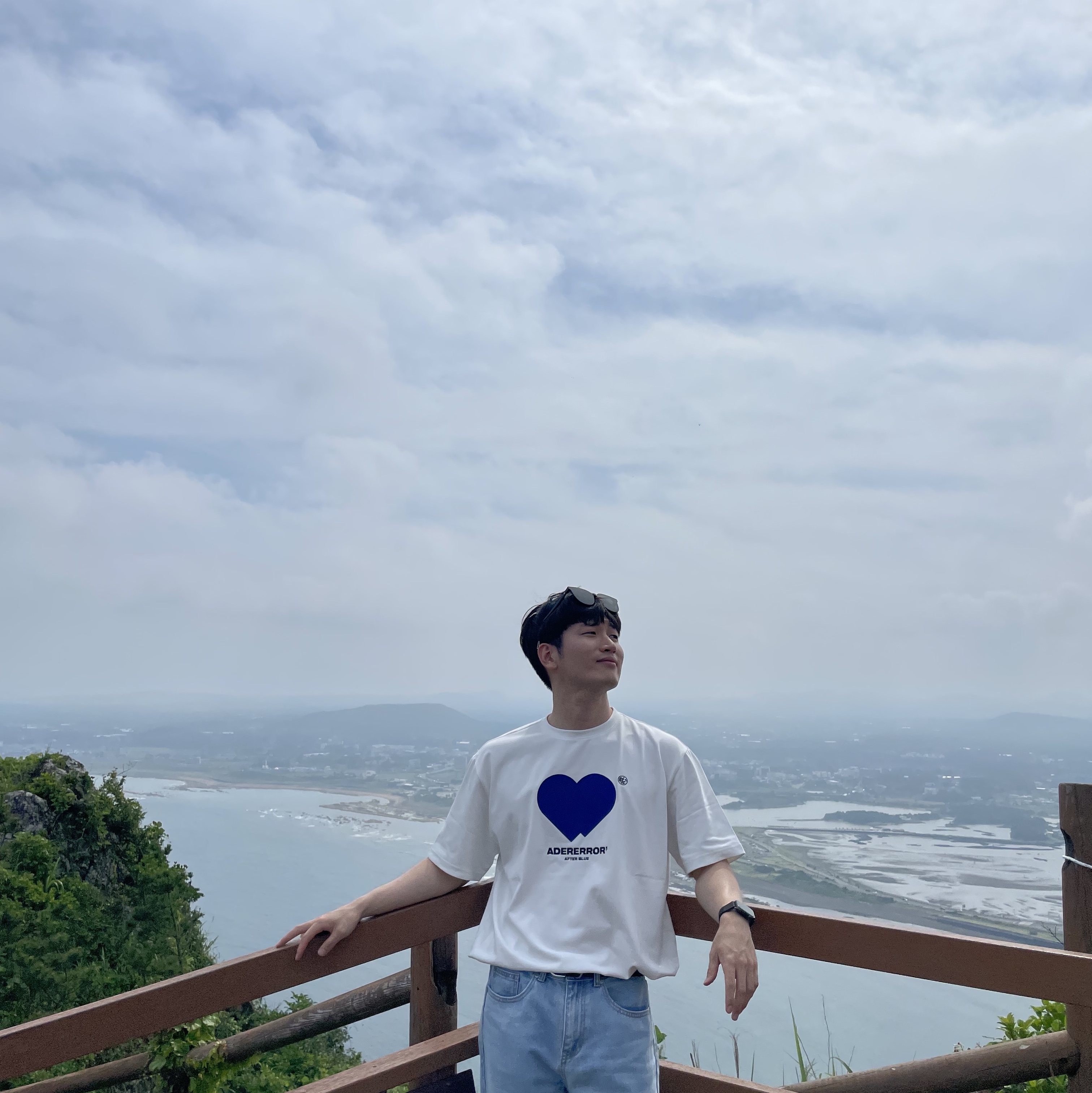 Ader Error Twin Heart Logo T-Shirt White 착용 스타일