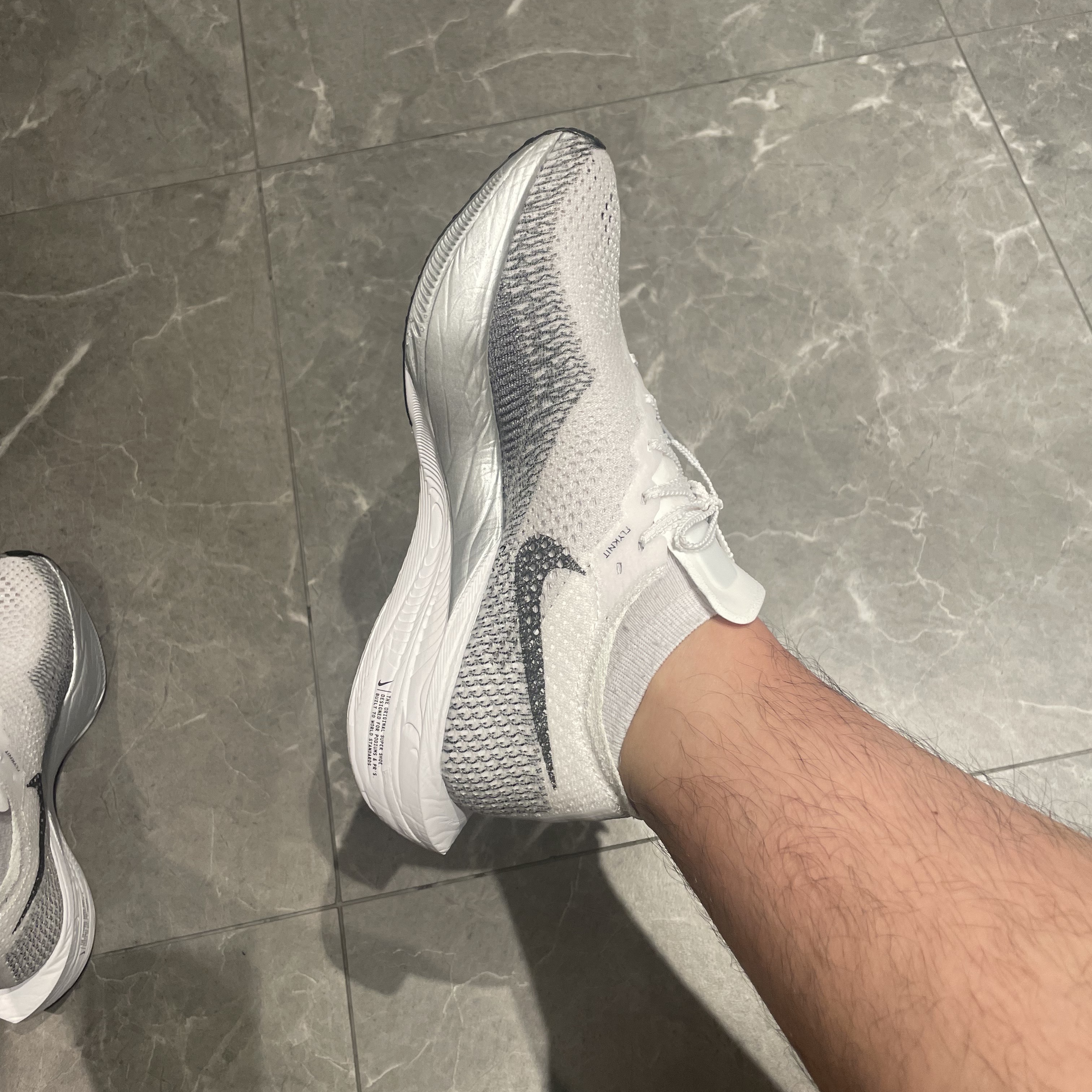 Nike ZoomX Vaporfly Next% 3 White Grey 착용 스타일