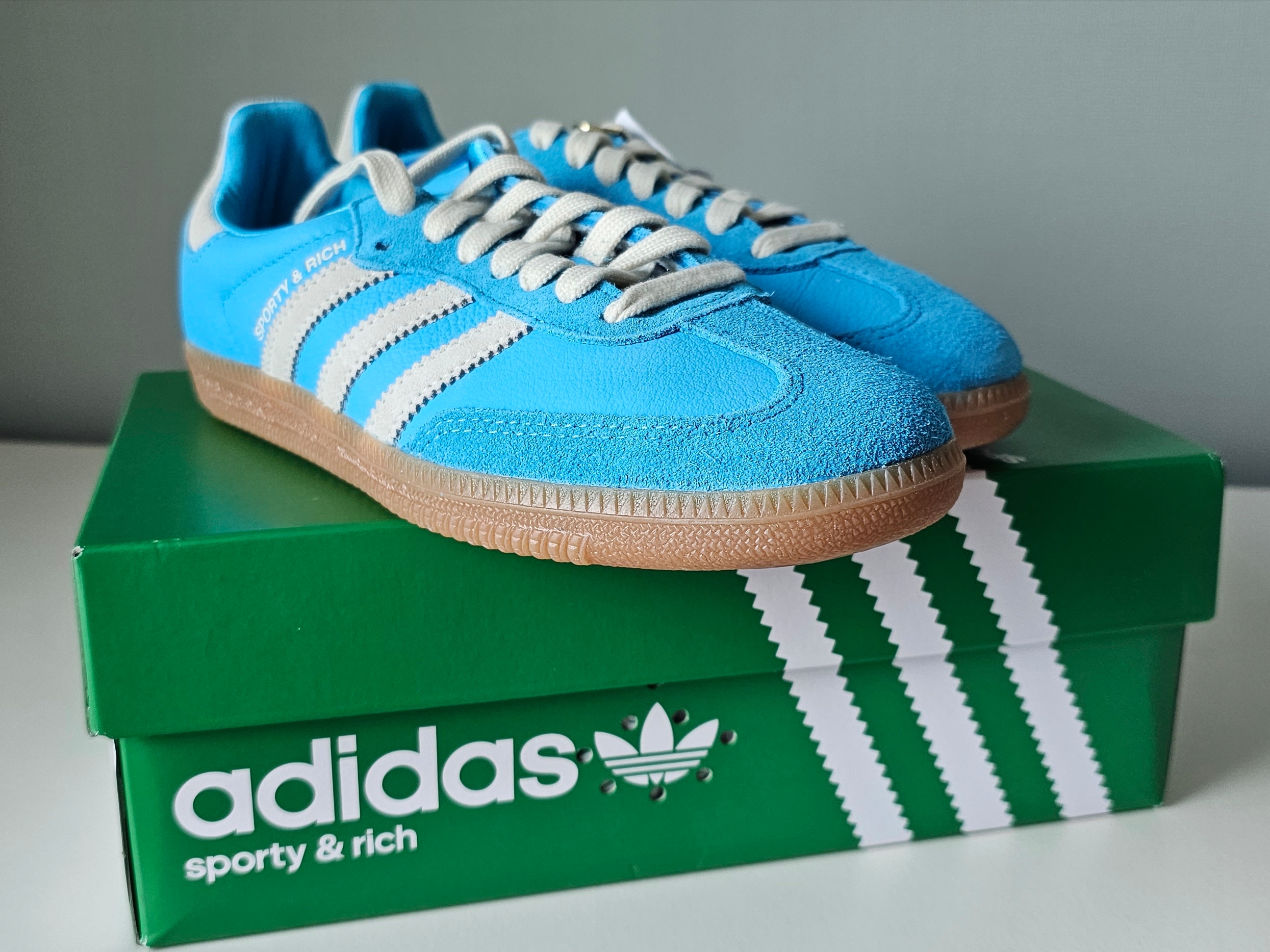 Adidas x Sporty & Rich Samba Blue Rush Cream White 착용 스타일