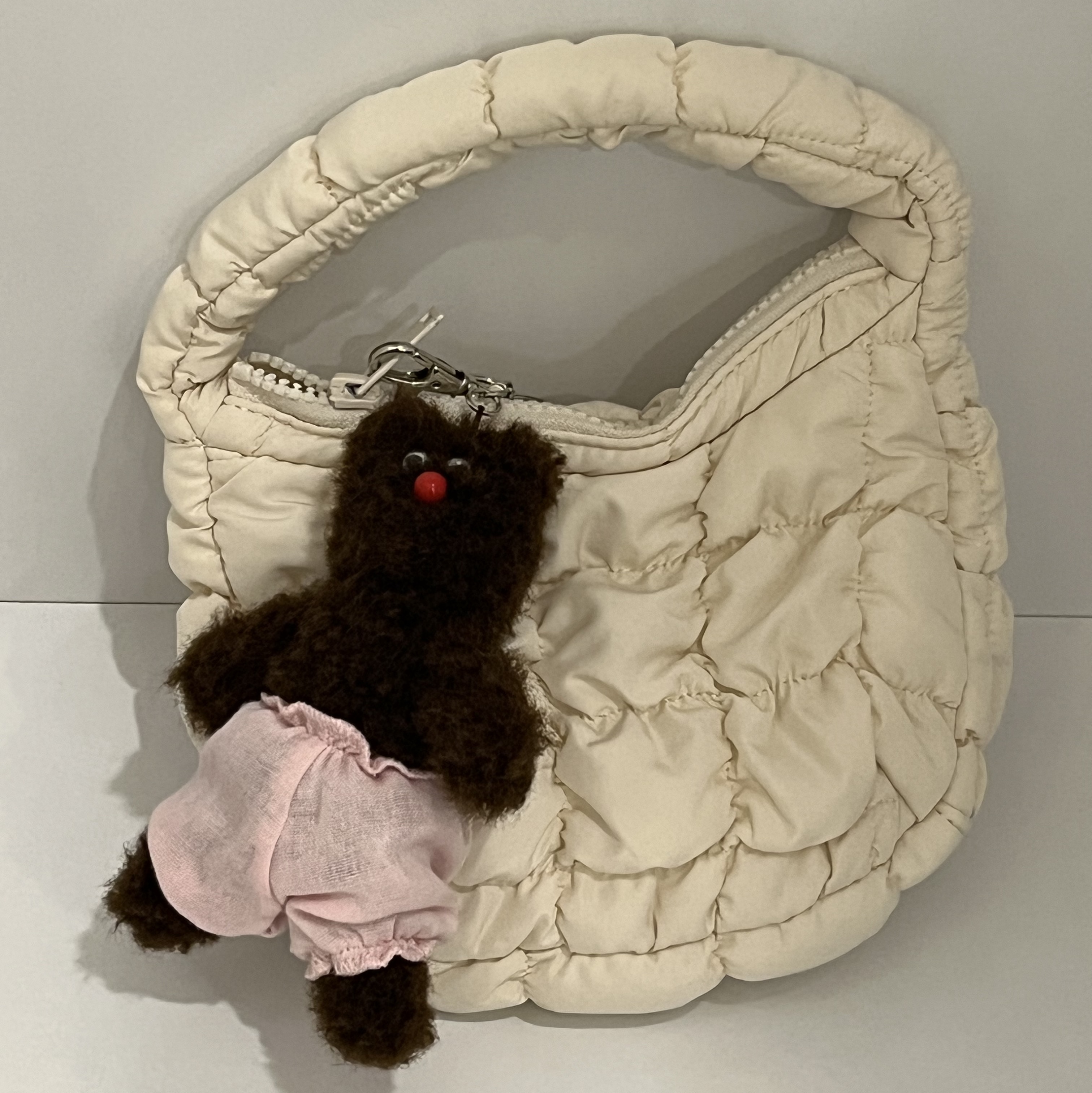 COS Quilted Micro Bag Off White 착용 스타일