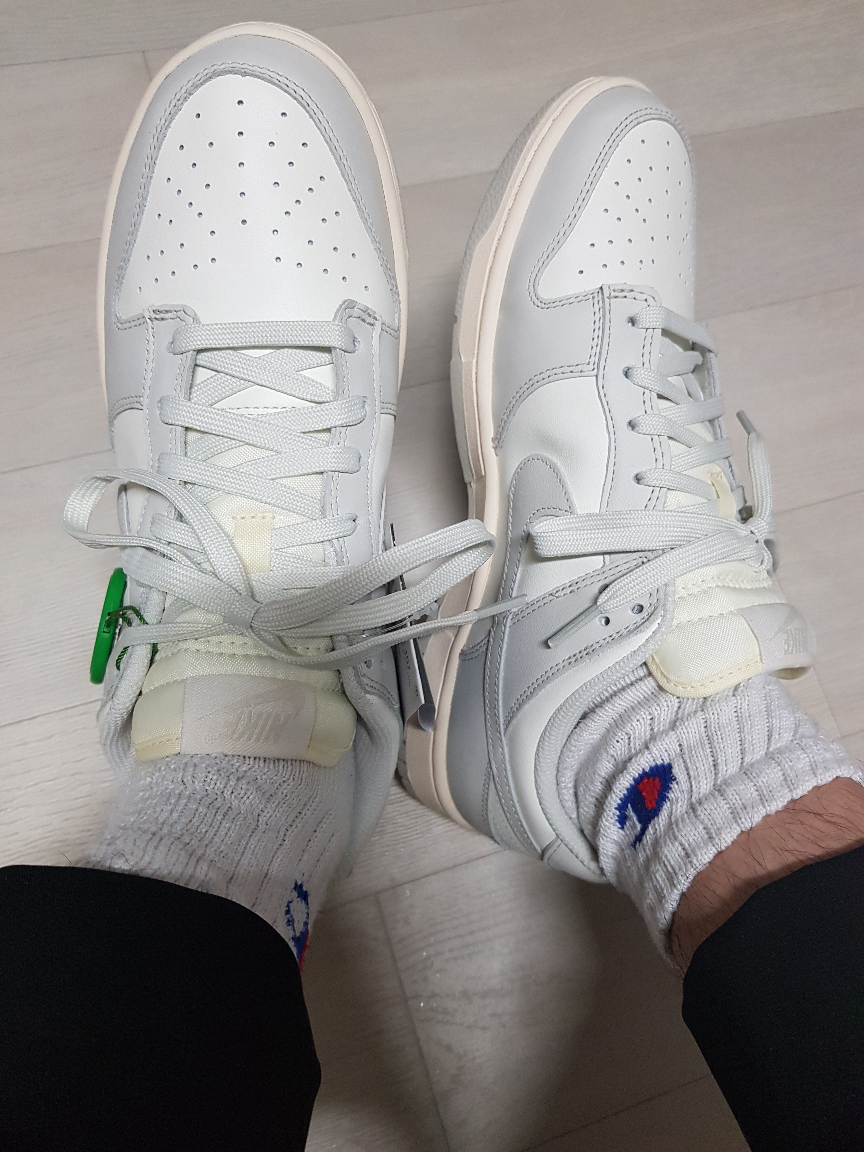 (W) Nike Dunk Low Light Bone 착용 스타일