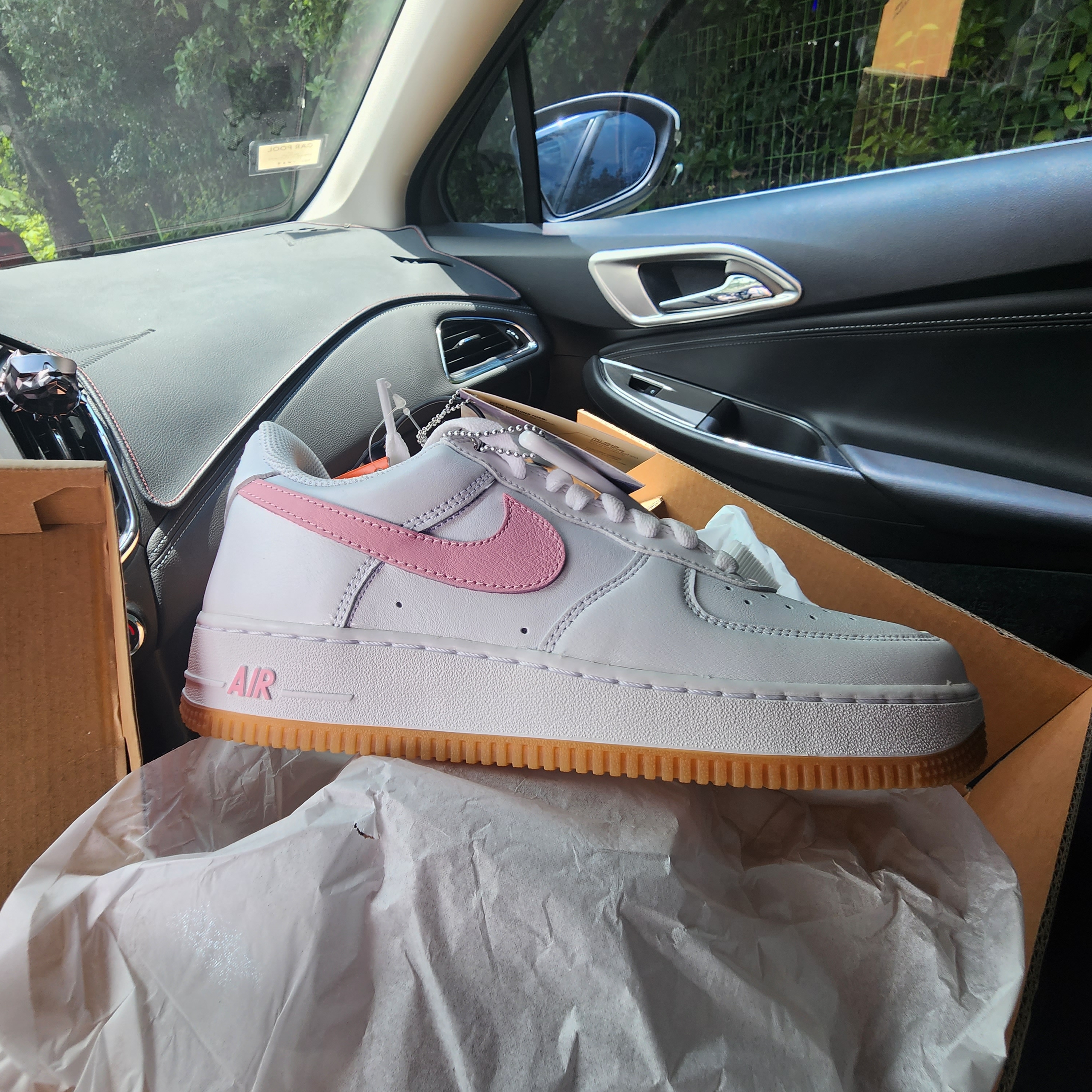 Nike Air Force 1 Low Retro Color of the Month White Pink 착용 스타일