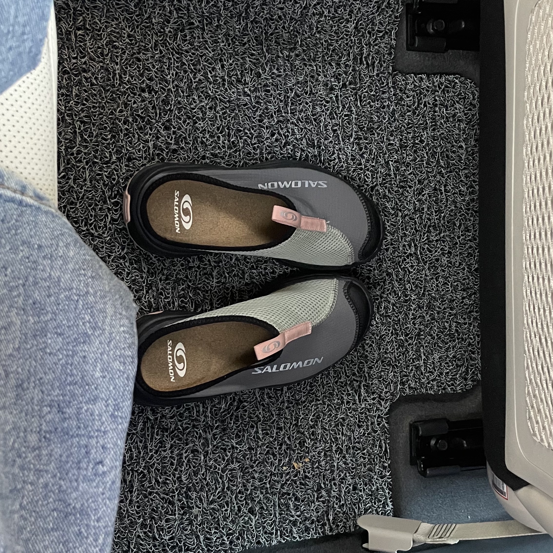 Salomon RX Slide 3.0 Pewter 착용 스타일