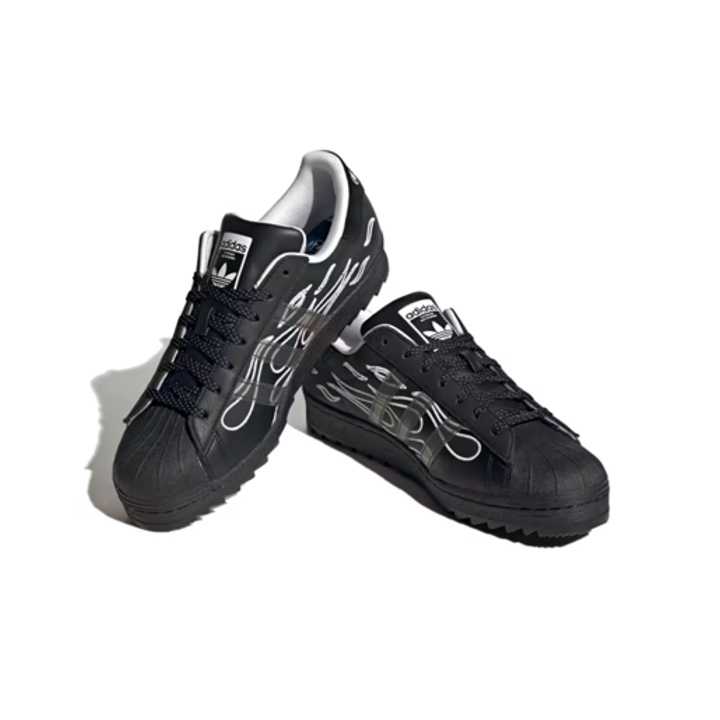 Adidas x NSRC Superstar Ripple Core Black Transl 착용 스타일 - 4