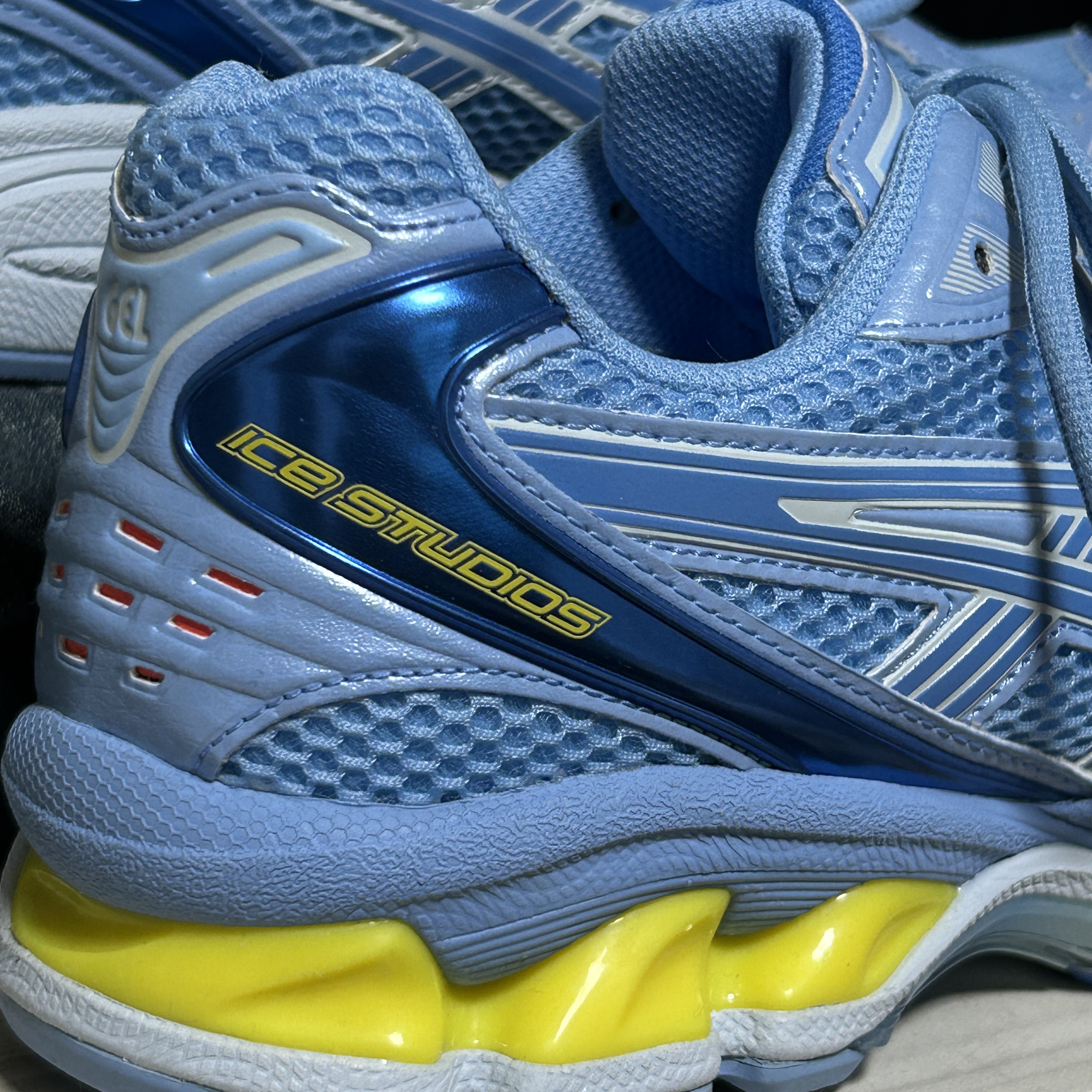 Asics x Ice Studios Gel-Kayano 14 Blue Bell 착용 스타일 - 4