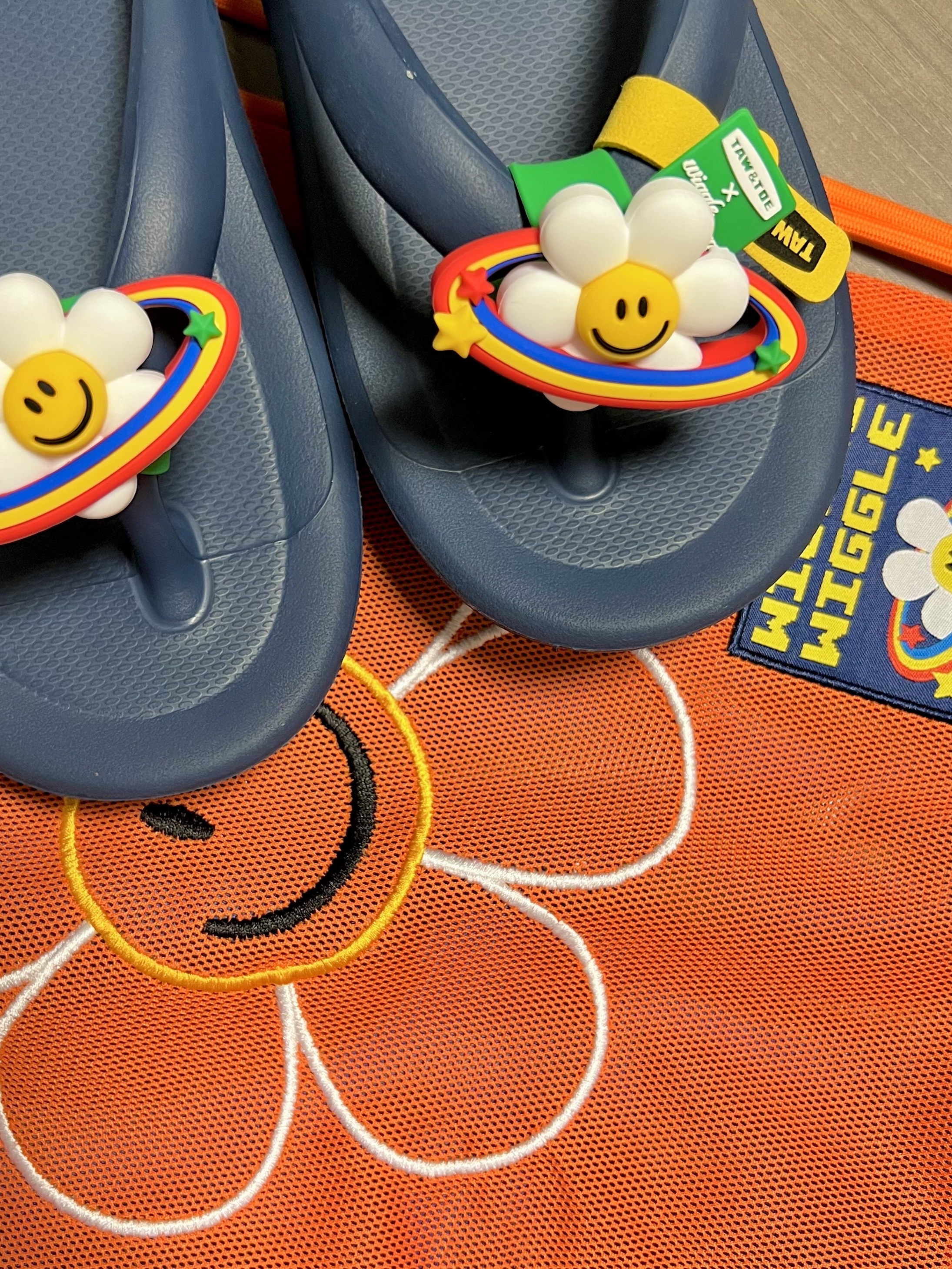 Taw&Toe x Wiggle Wiggle Flip Flop Zerovity Navy 착용 스타일