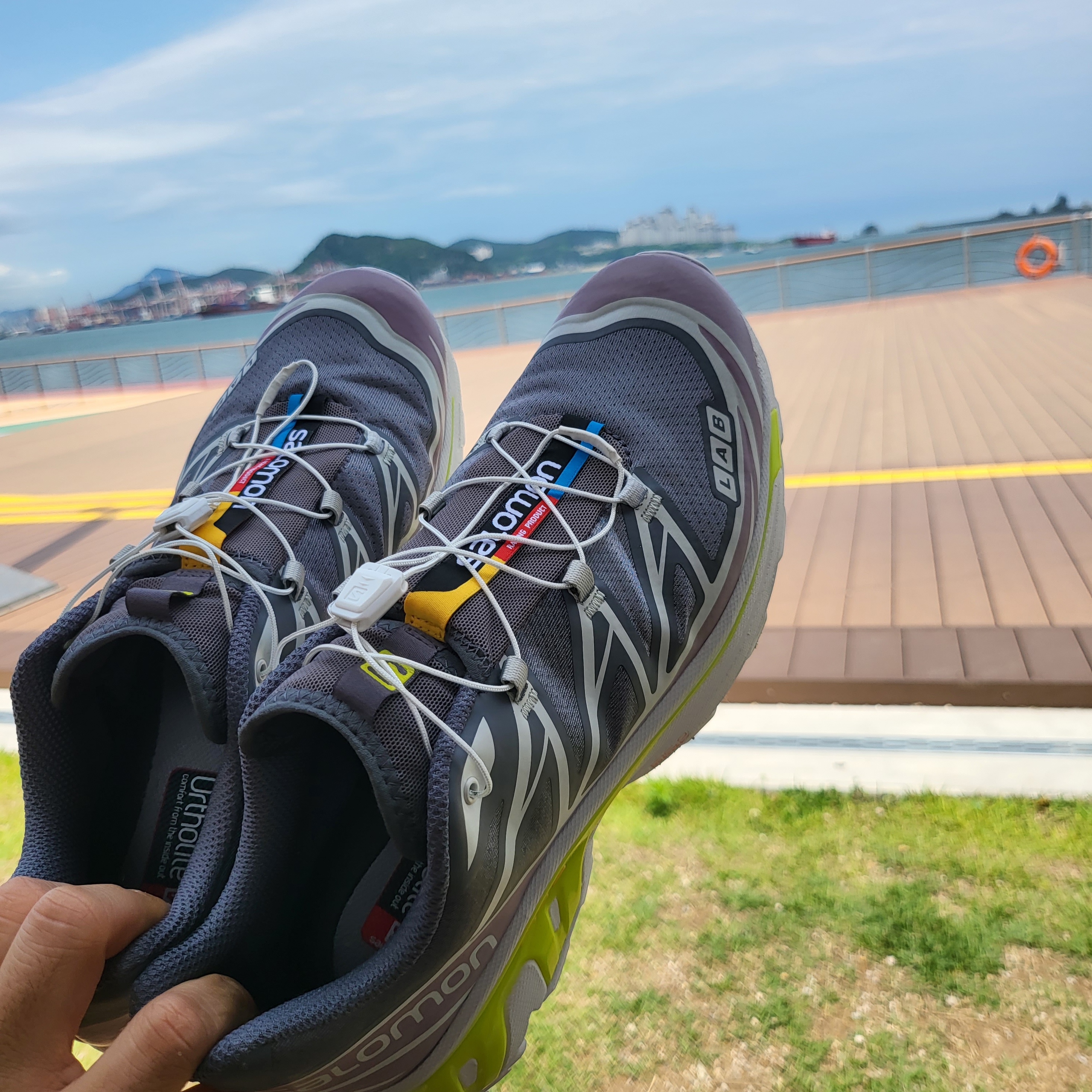 Salomon XT-6 Quiet Shade Luna Rock 착용 스타일 - 1