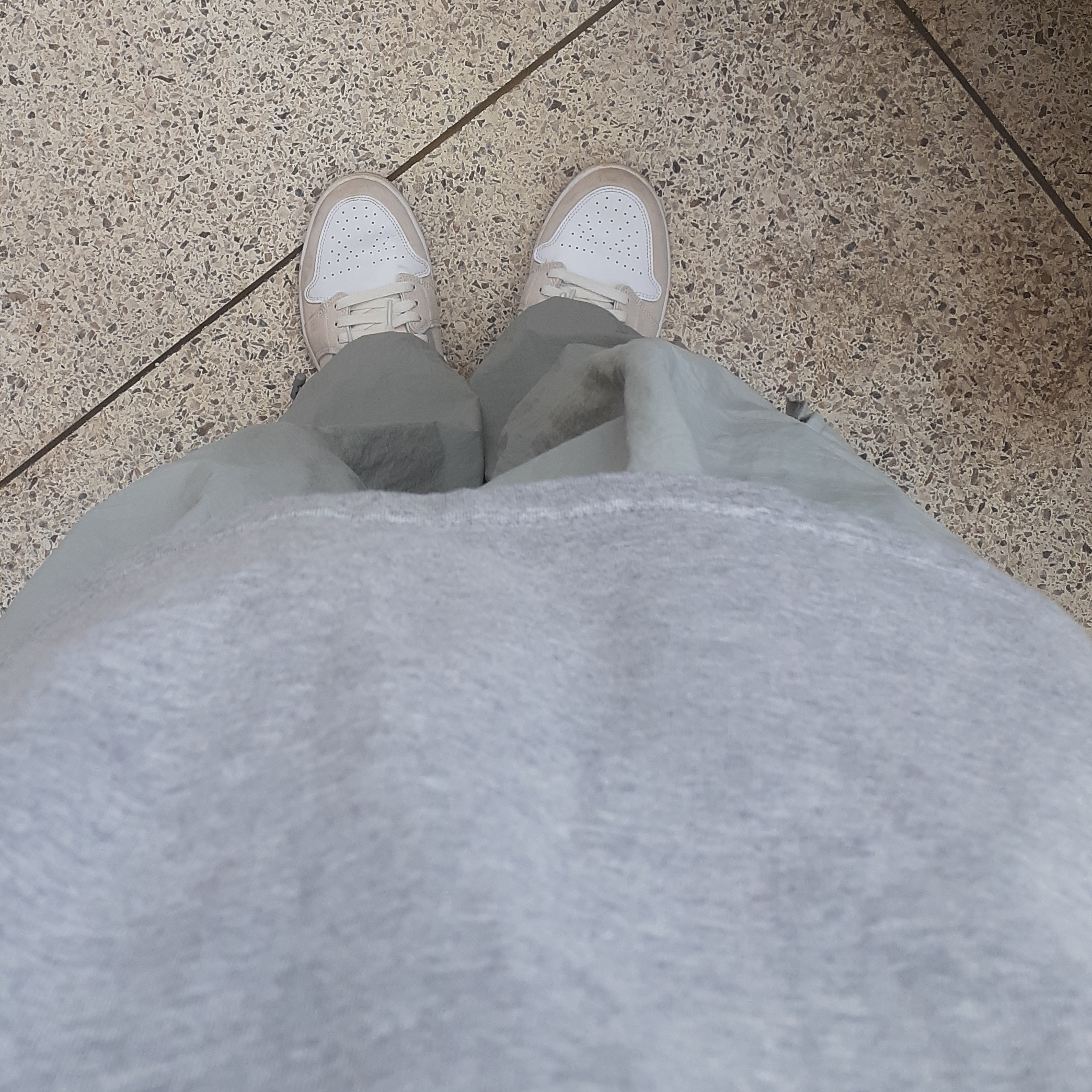 Jordan 1 Low SE Craft White and Phantom, IAB Studio T-Shirt Gray Green - 22FW 착용 스타일
