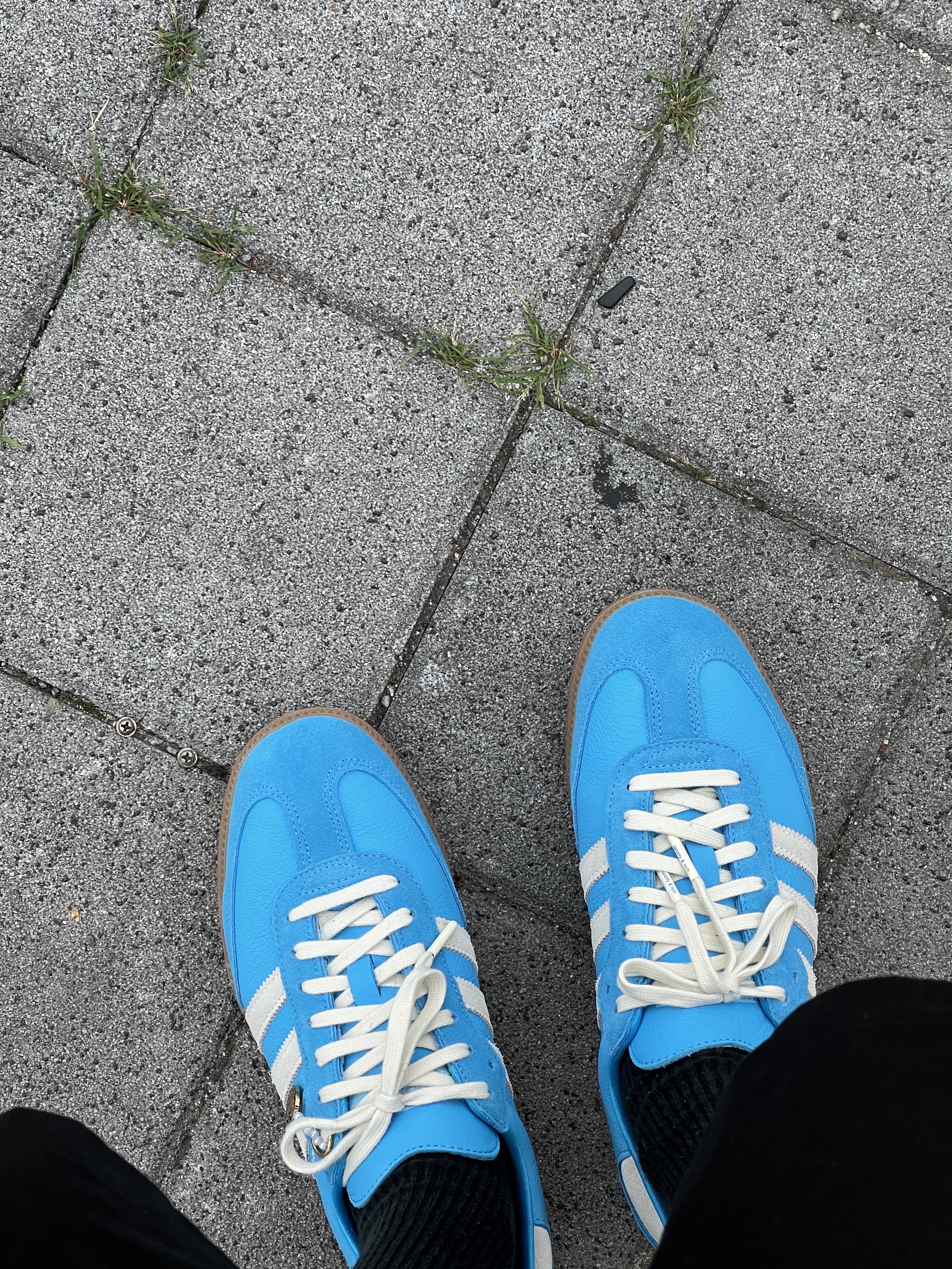 Adidas x Sporty & Rich Samba Blue Rush Cream White 착용 스타일 - 3