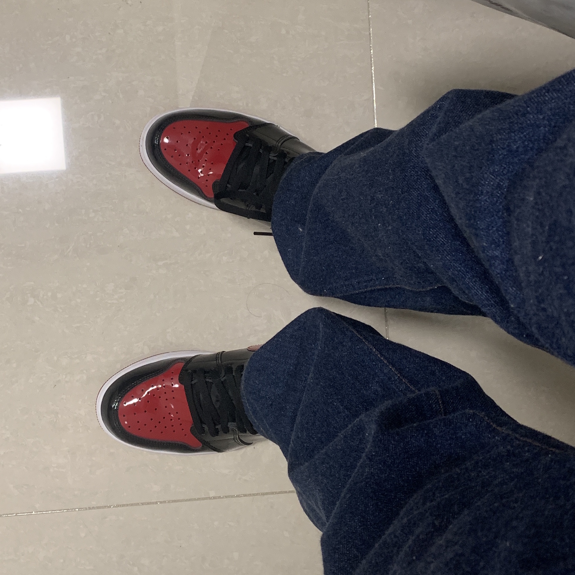 Jordan 1 Retro High OG Patent Bred 착용 스타일 - 1