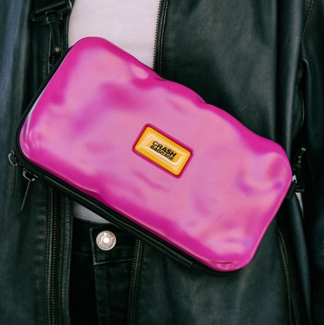 CRASH BAGGAGE Mini Icon Fucsia, CRASH BAGGAGE Mini Icon Yellow 착용 스타일