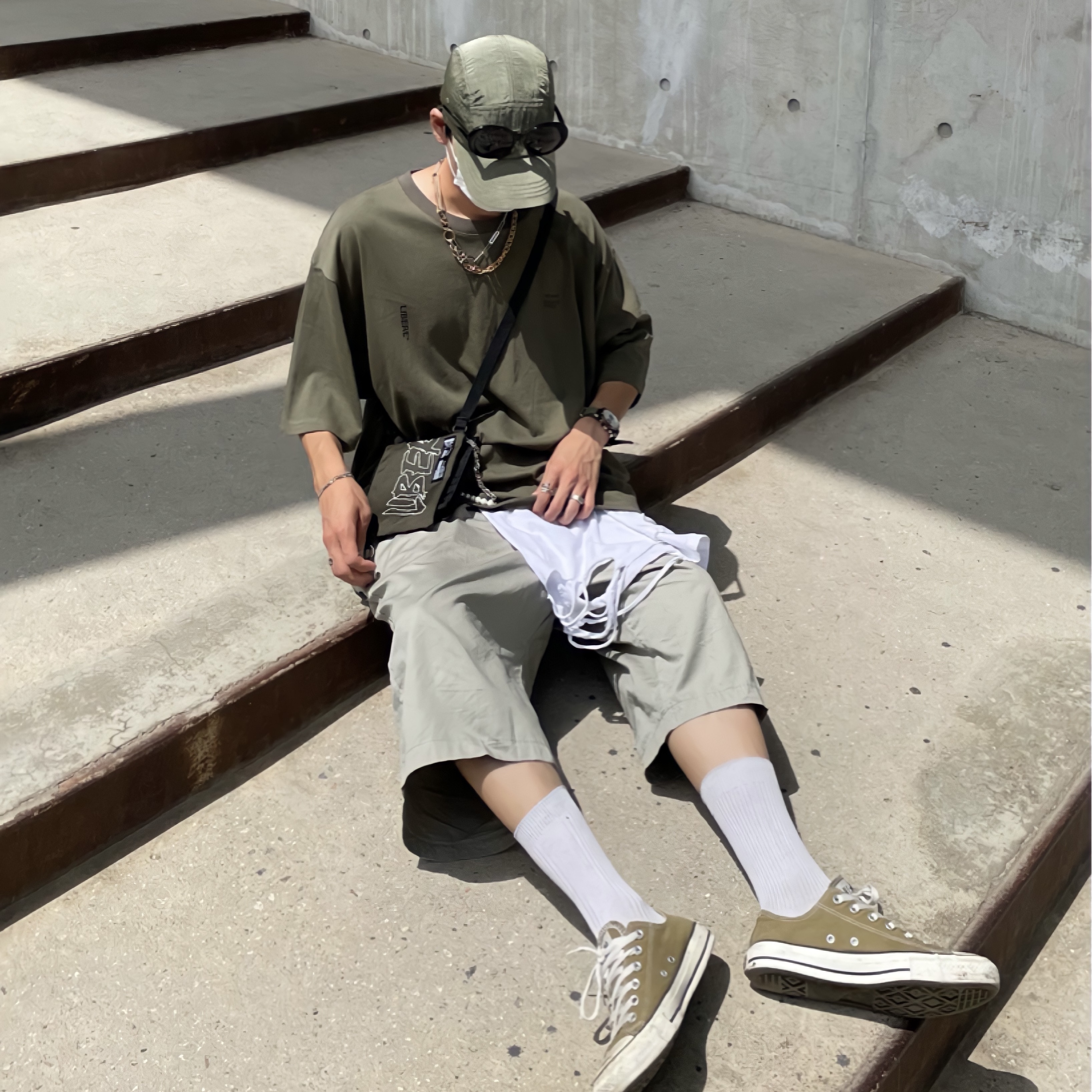 Converse Chuck 70 Ox Vintage Canvas Utility Khaki 착용 스타일 - 1
