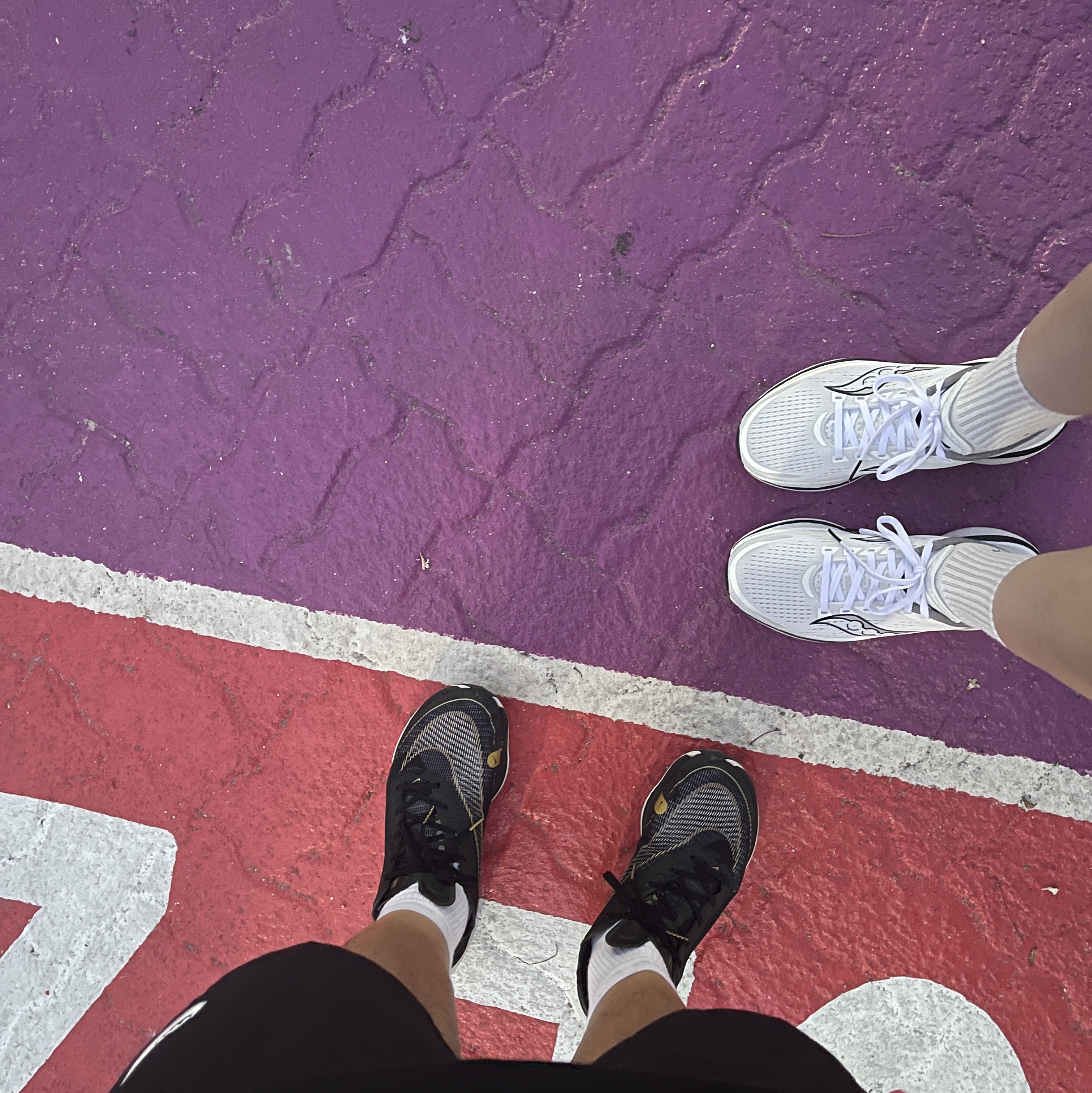 Nike ZoomX Vaporfly Next% 2 Black Gold 착용 스타일