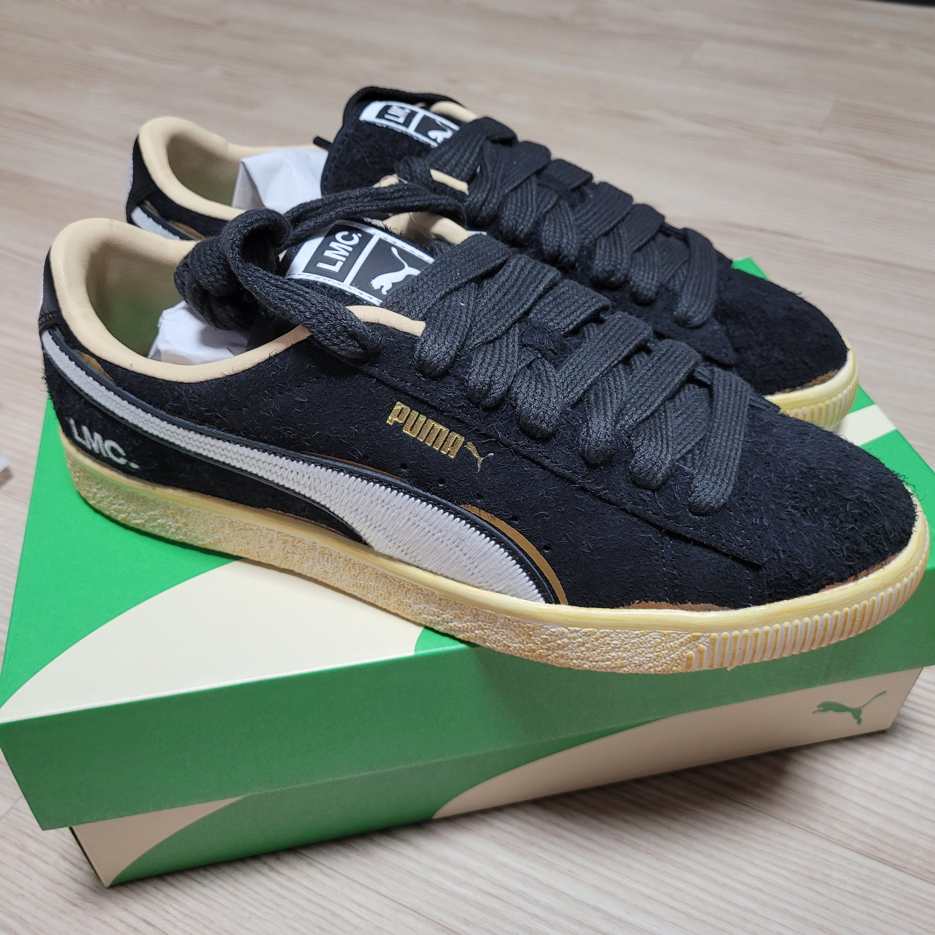 Puma x LMC Suede VTG Black 착용 스타일 - 1