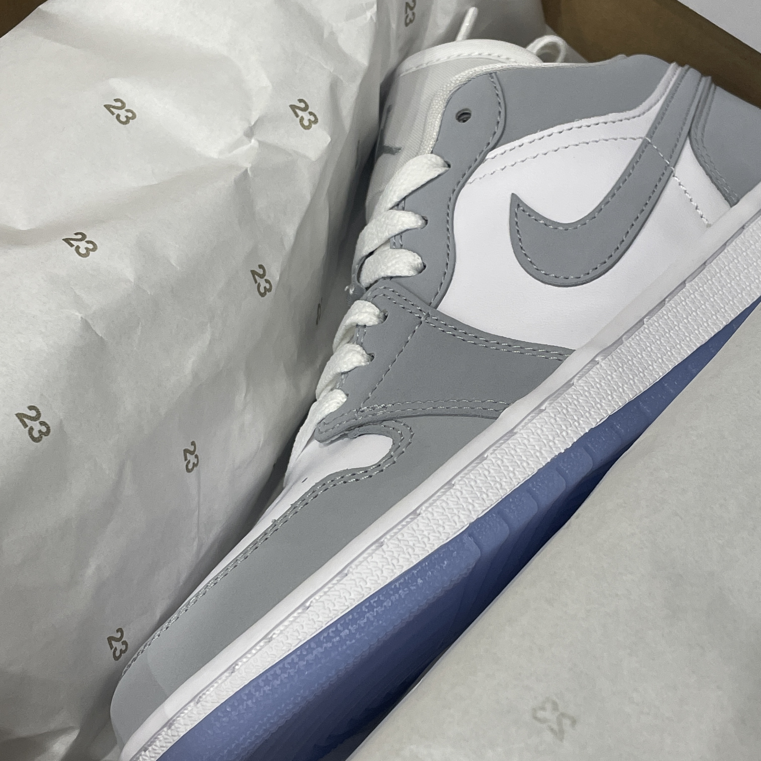(W) Jordan 1 Low White Wolf Grey 착용 스타일