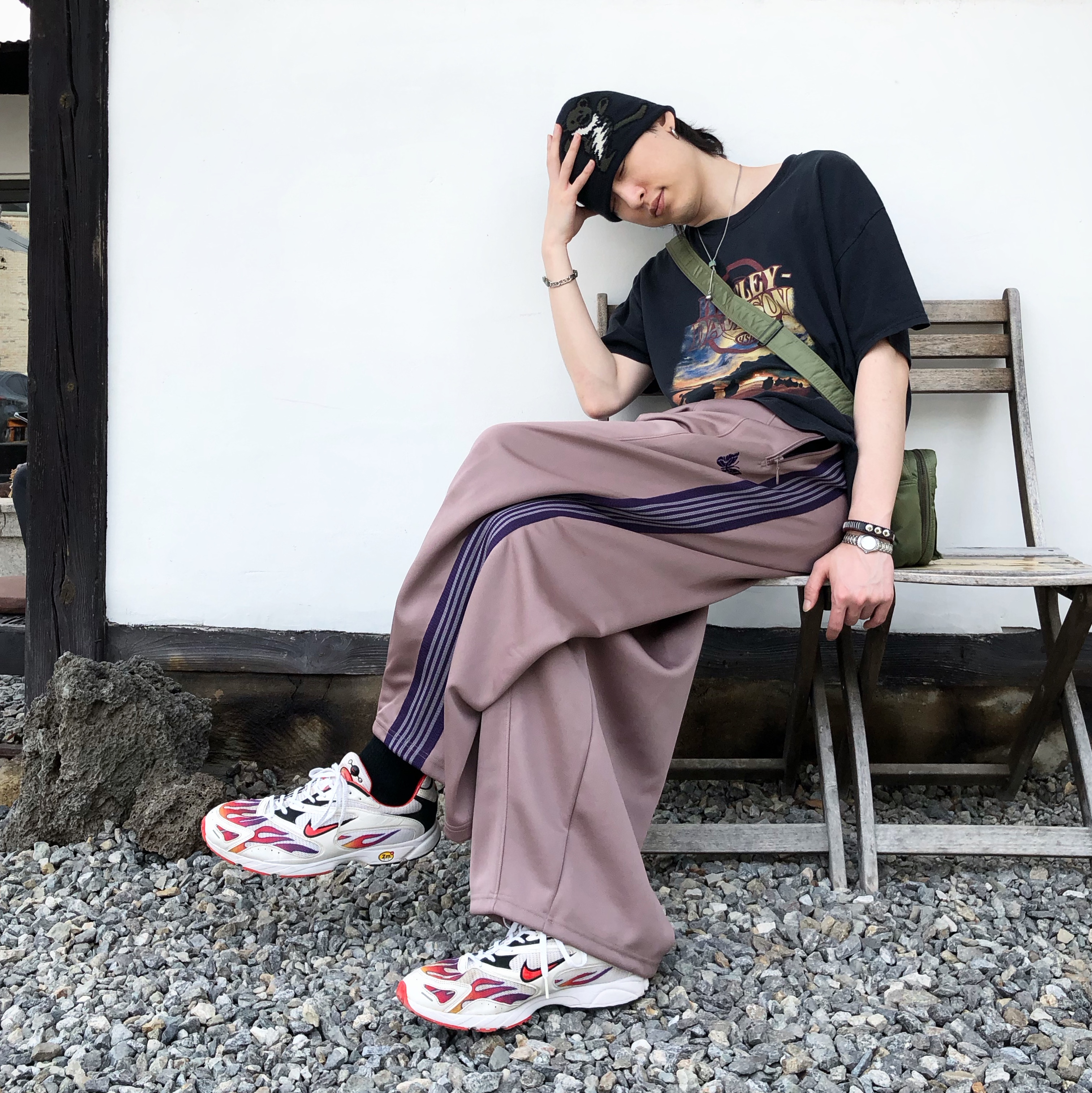Thisisneverthat x Grateful Dead Dancing Bear No Cuff Beanie Off Black, Porter Tanker Shoulder Bag S Sage Green 착용 스타일