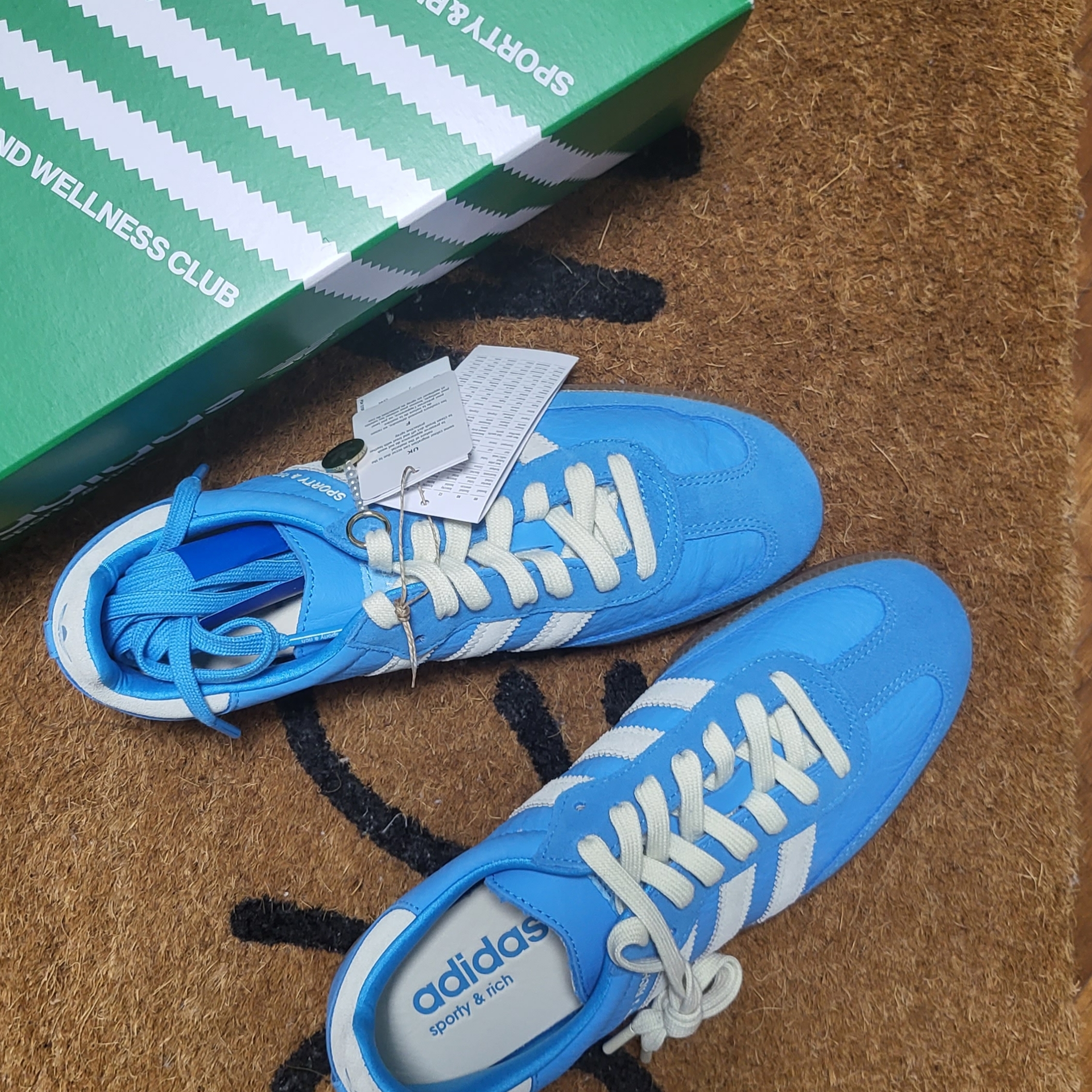 Adidas x Sporty & Rich Samba Blue Rush Cream White 착용 스타일