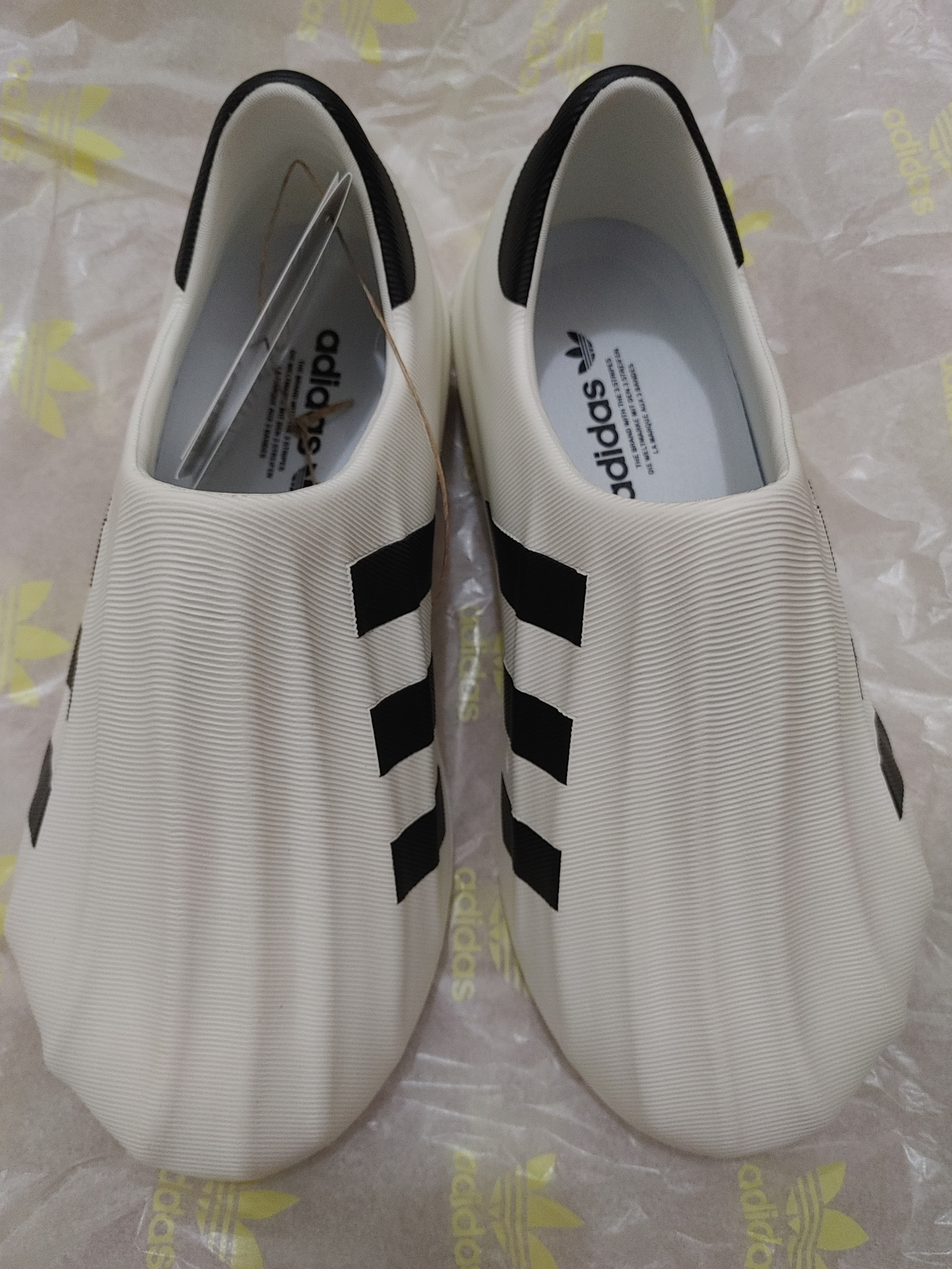 Adidas Adifom Superstar Core White 착용 스타일