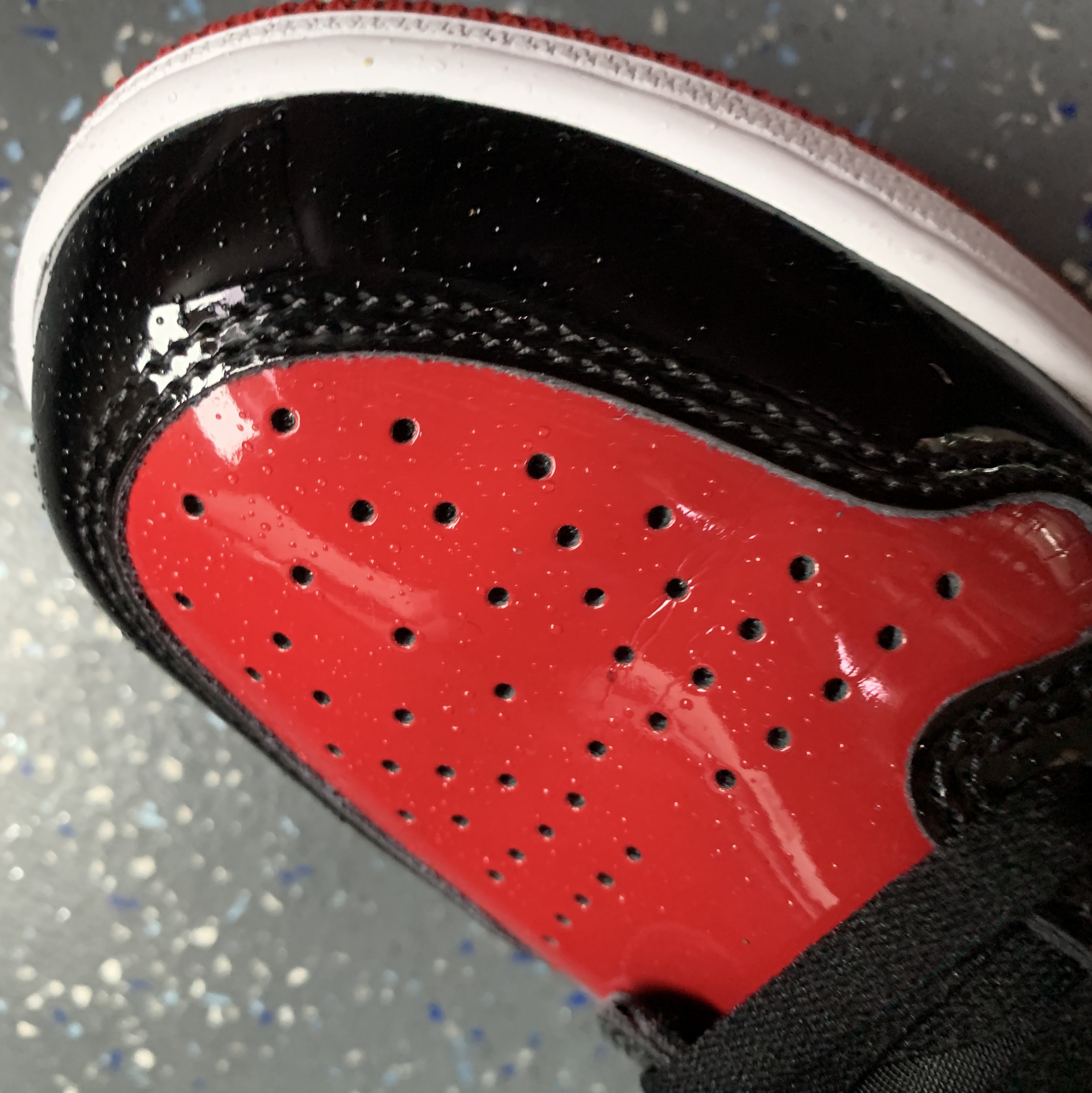 Jordan 1 Retro High OG Patent Bred 착용 스타일 - 2