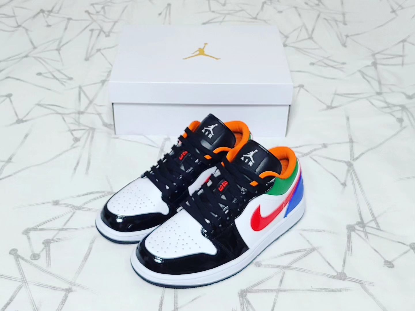 (W) Jordan 1 Low SE Multi-Color Black Toe 착용 스타일 - 1