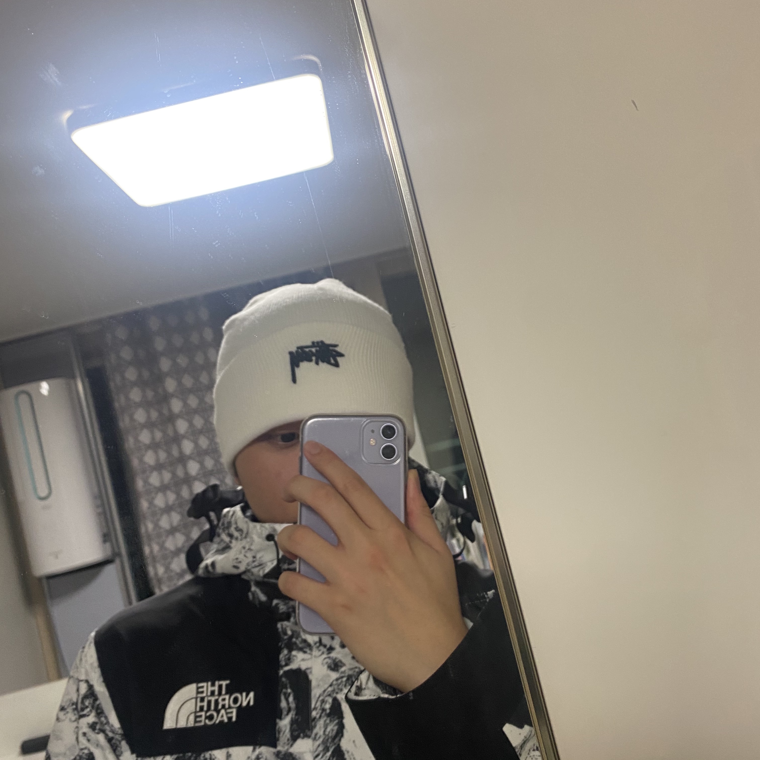 Nike x Stussy NRG Cuffed Beanie Summit White, The North Face Novelty Eco GTX Mountain Jacket Nutral Gray 착용 스타일