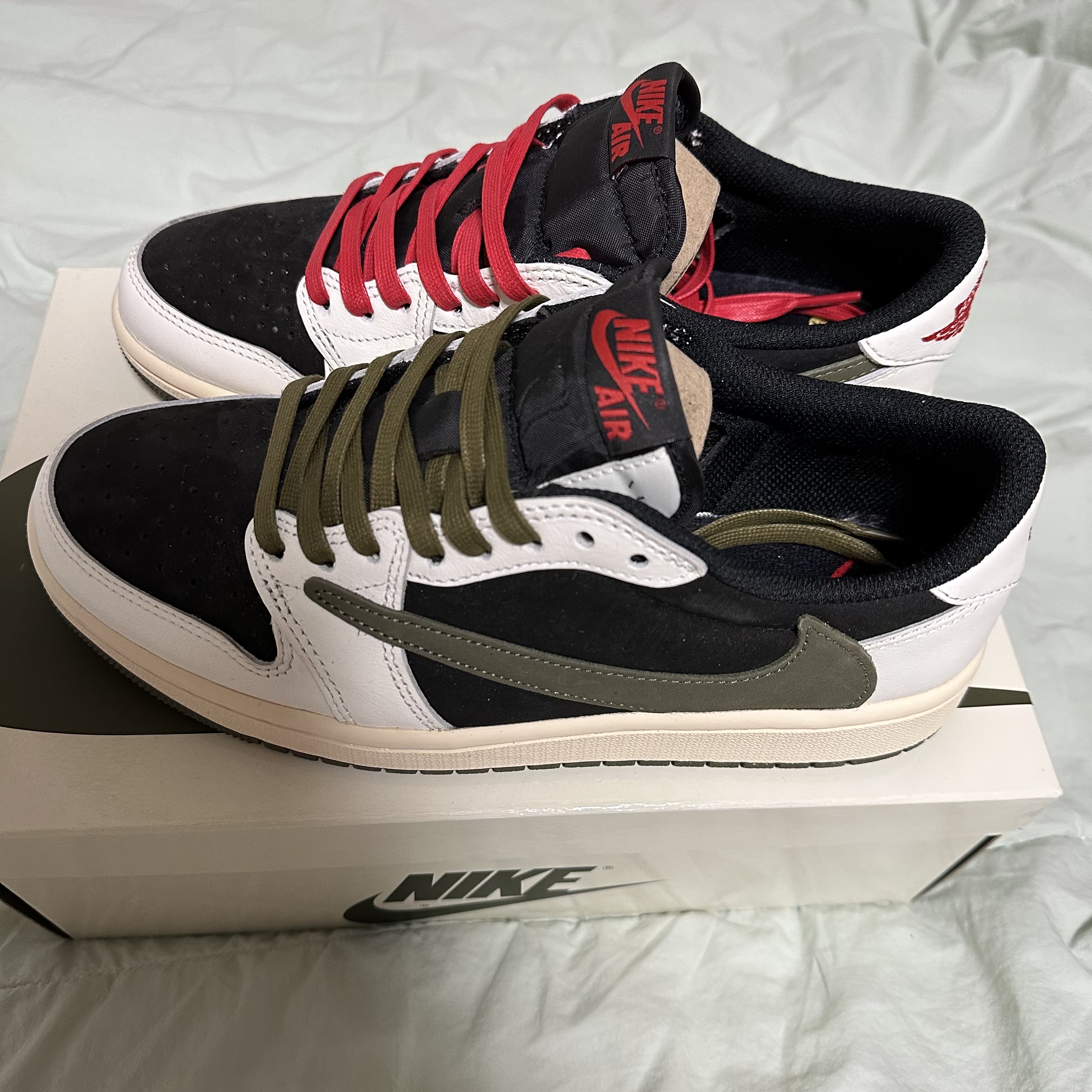 (W) Jordan 1 x Travis Scott Retro Low OG SP Medium Olive 착용 스타일